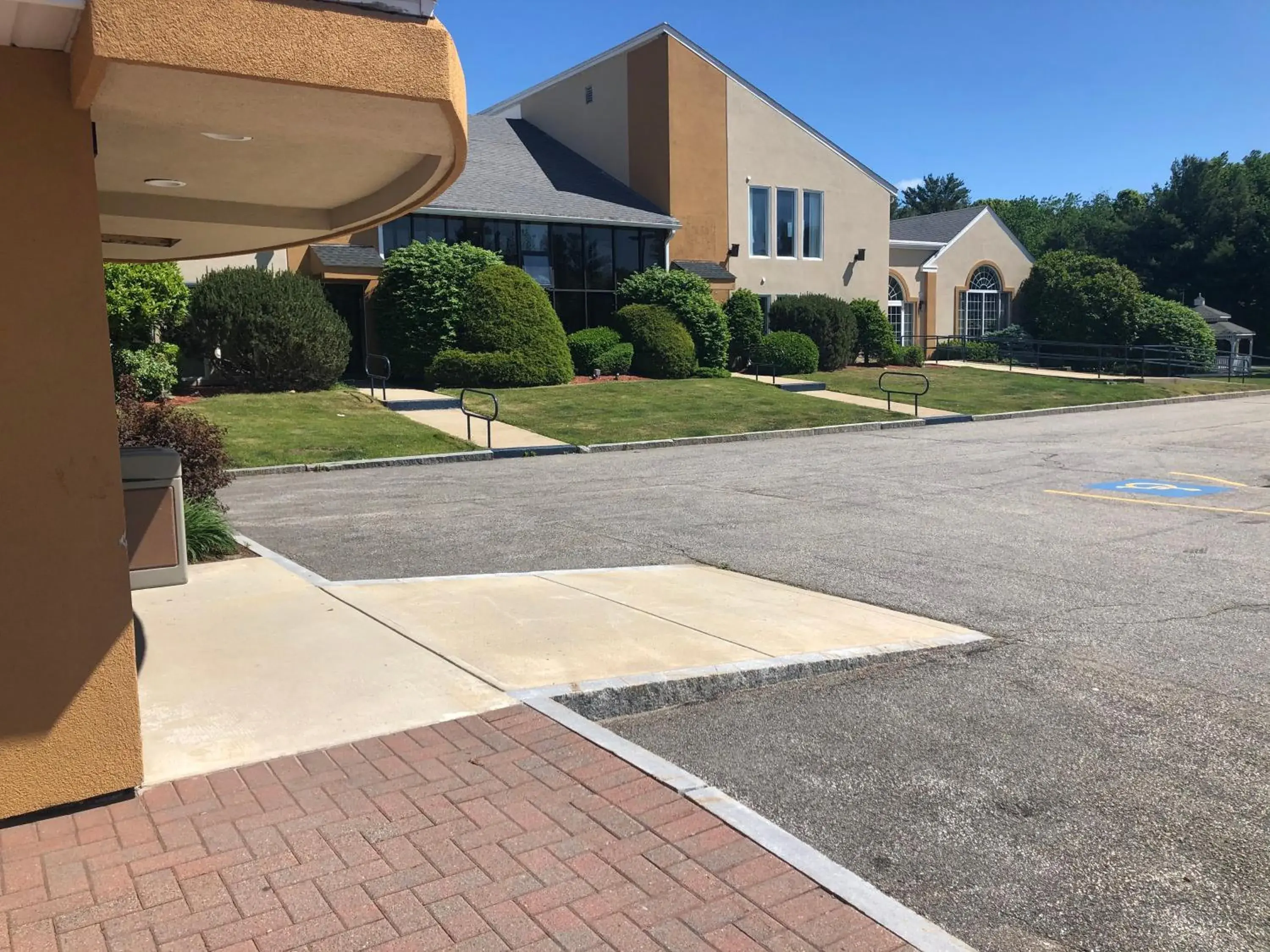Facade/entrance in Best Western Plus, The Inn at Hampton Facade/entrance in Best Western Plus, The Inn at Hampton