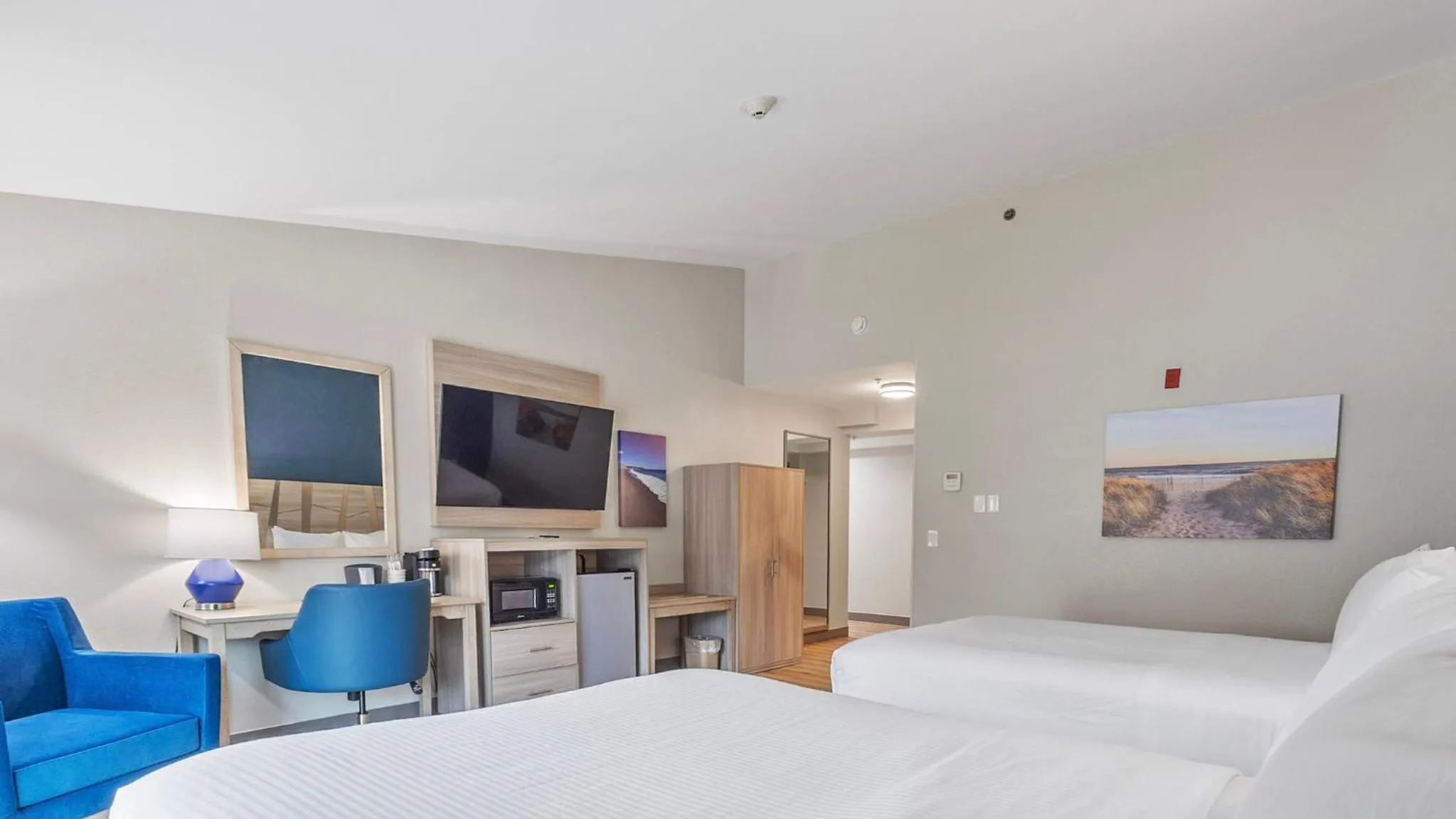 Bed in Best Western Plus, The Inn at Hampton