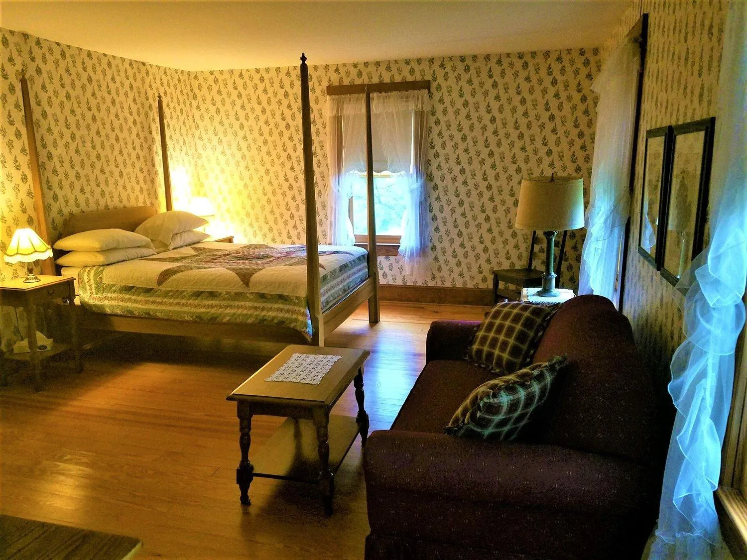 Bed in The Wayside Inn