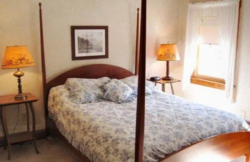 Bed in The Wayside Inn