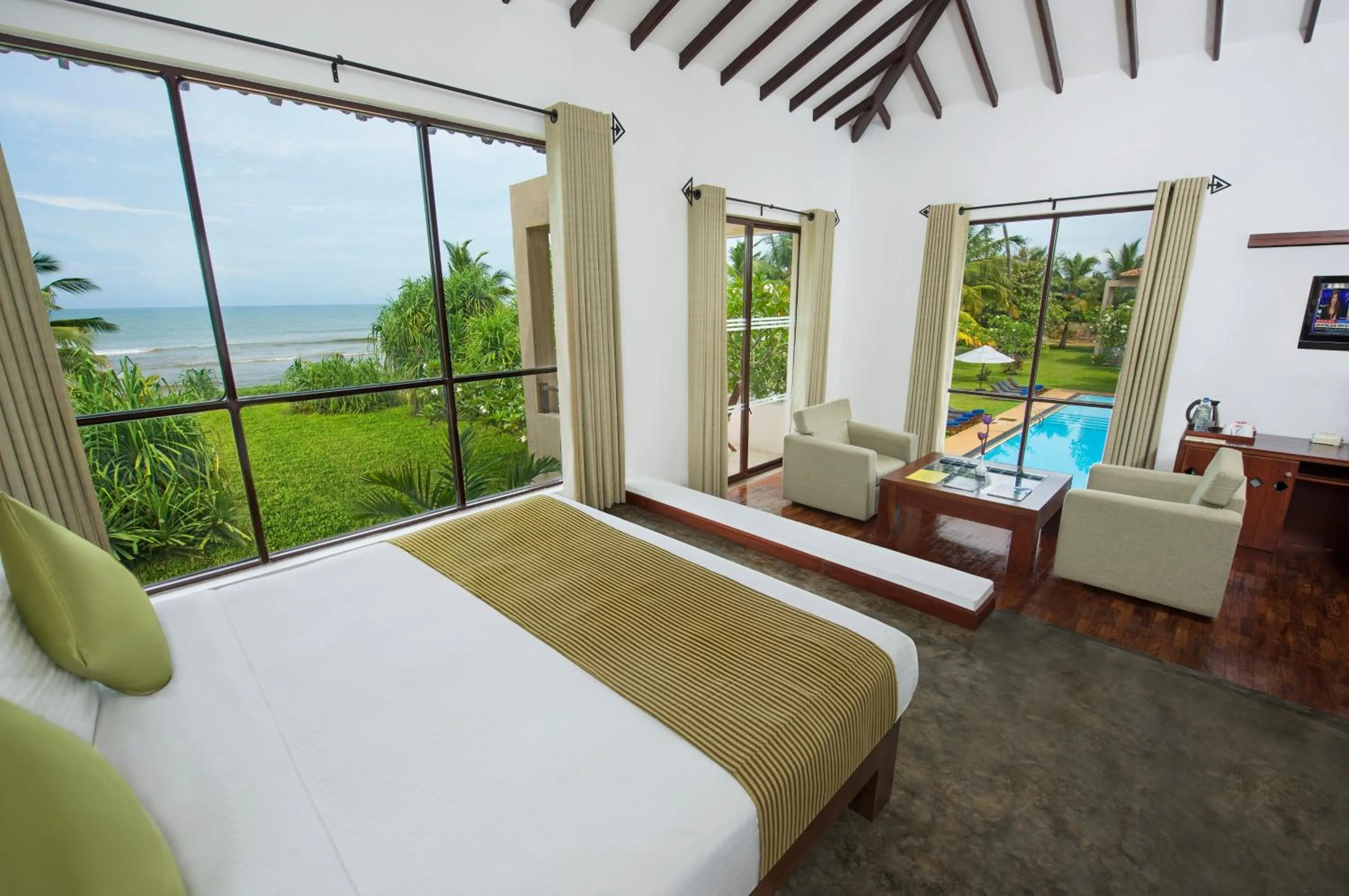 Sea view, Bed in Mandara Resort Mirissa