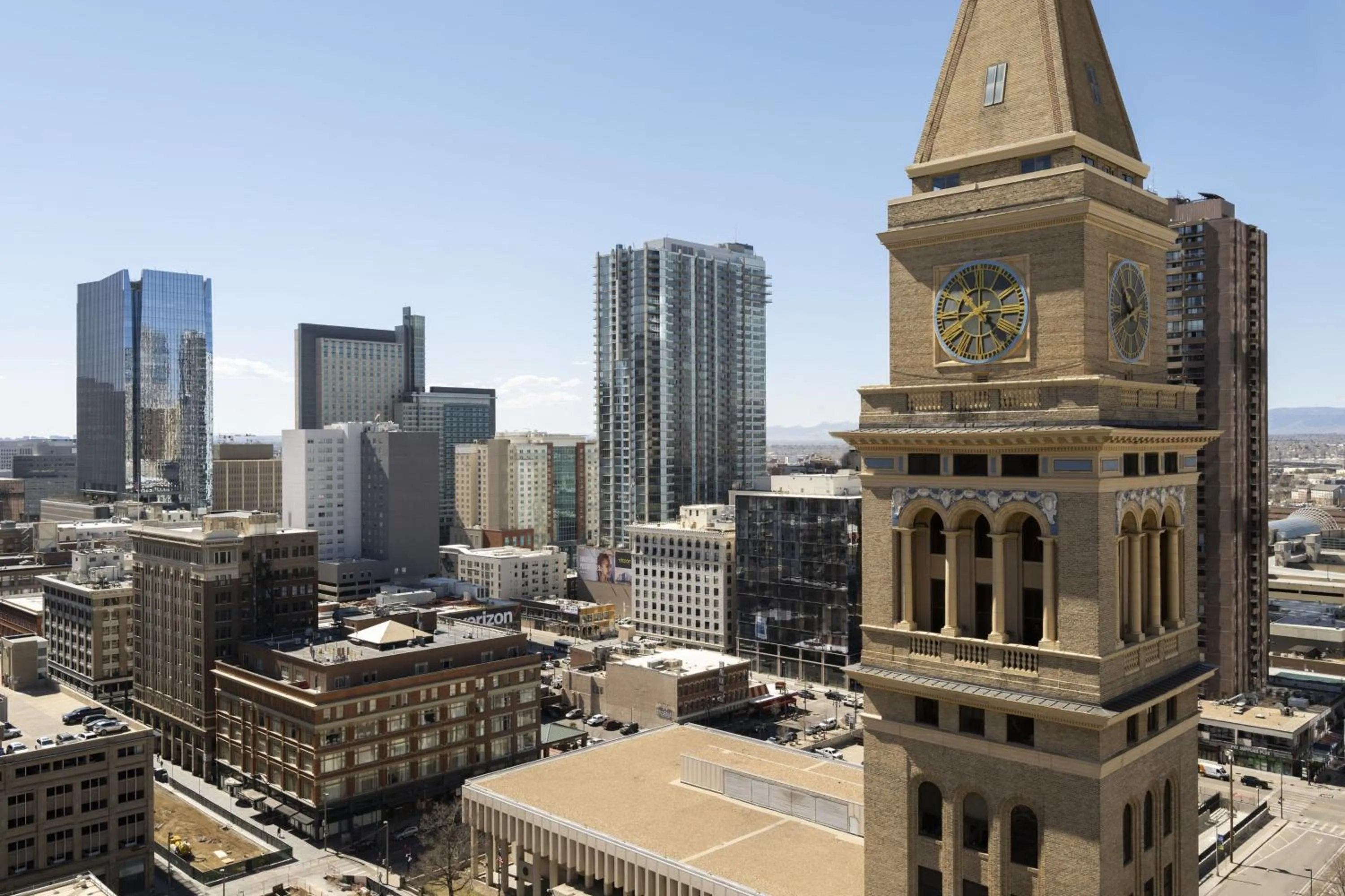 Photo of the whole room in The Westin Denver Downtown