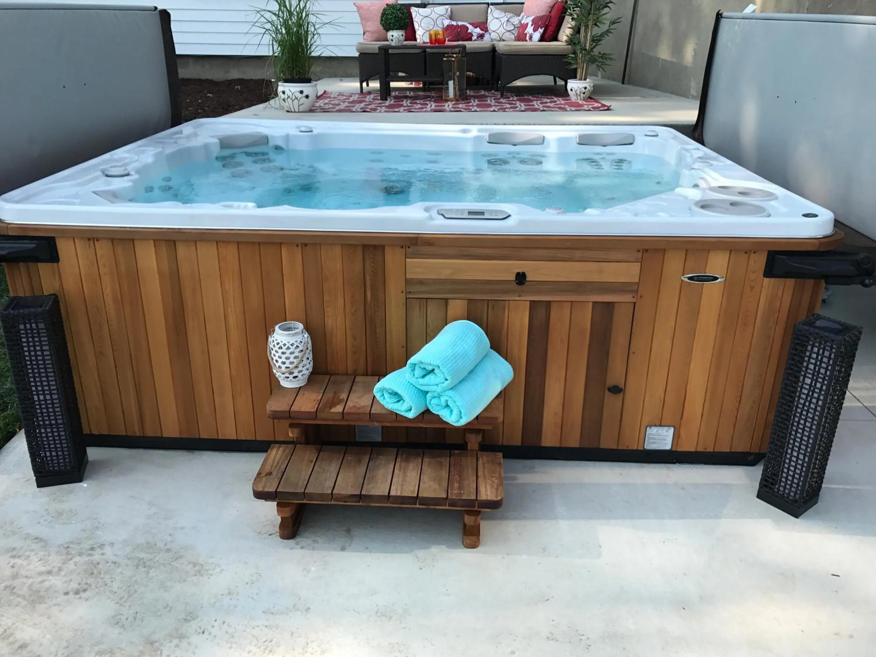 Patio in Villa by the Water 23 beds 9 baths Pool billard Hot Tub 15 min Old Quebec