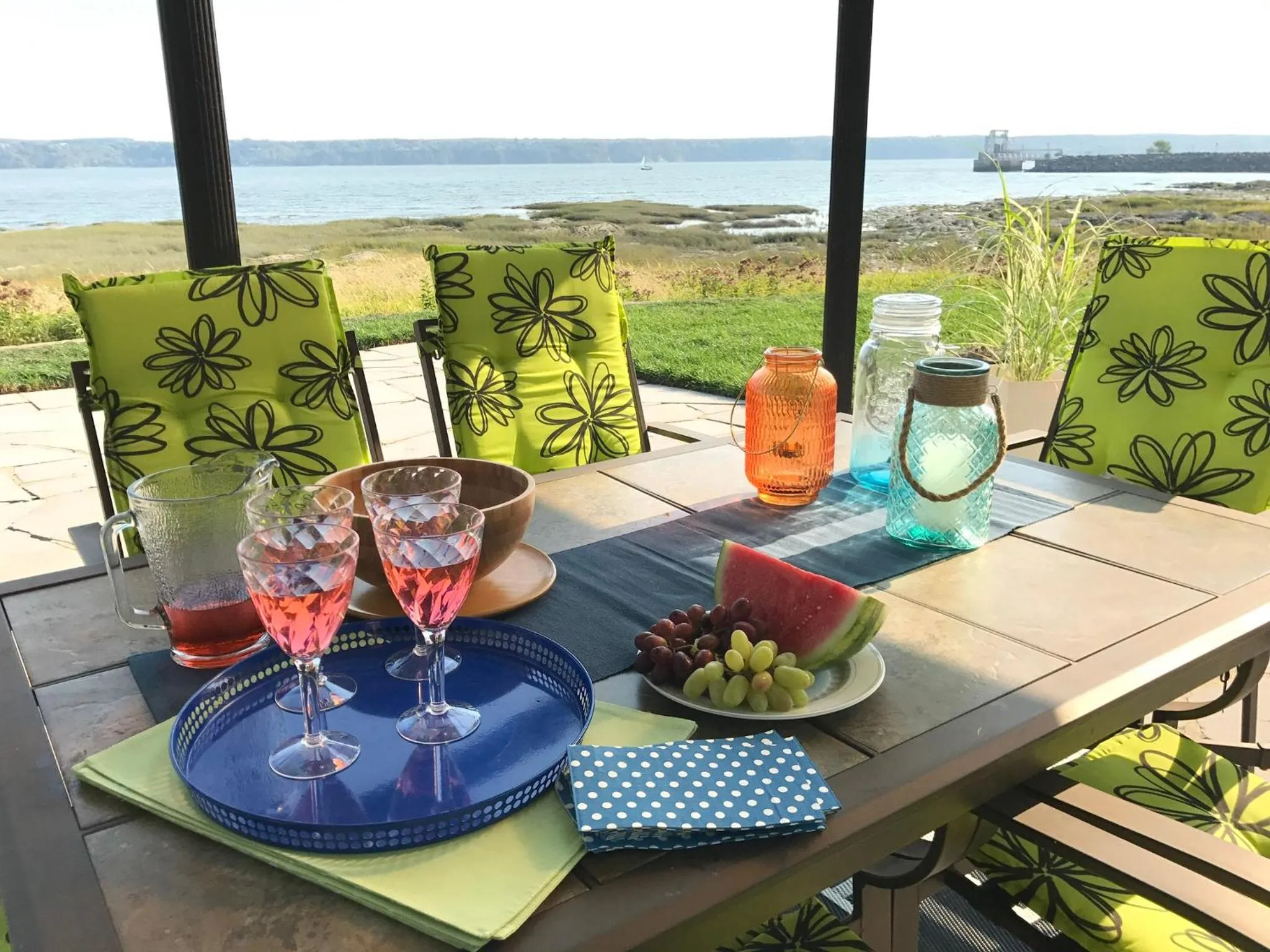 BBQ facilities in Villa by the Water 23 beds 9 baths Pool billard Hot Tub 15 min Old Quebec