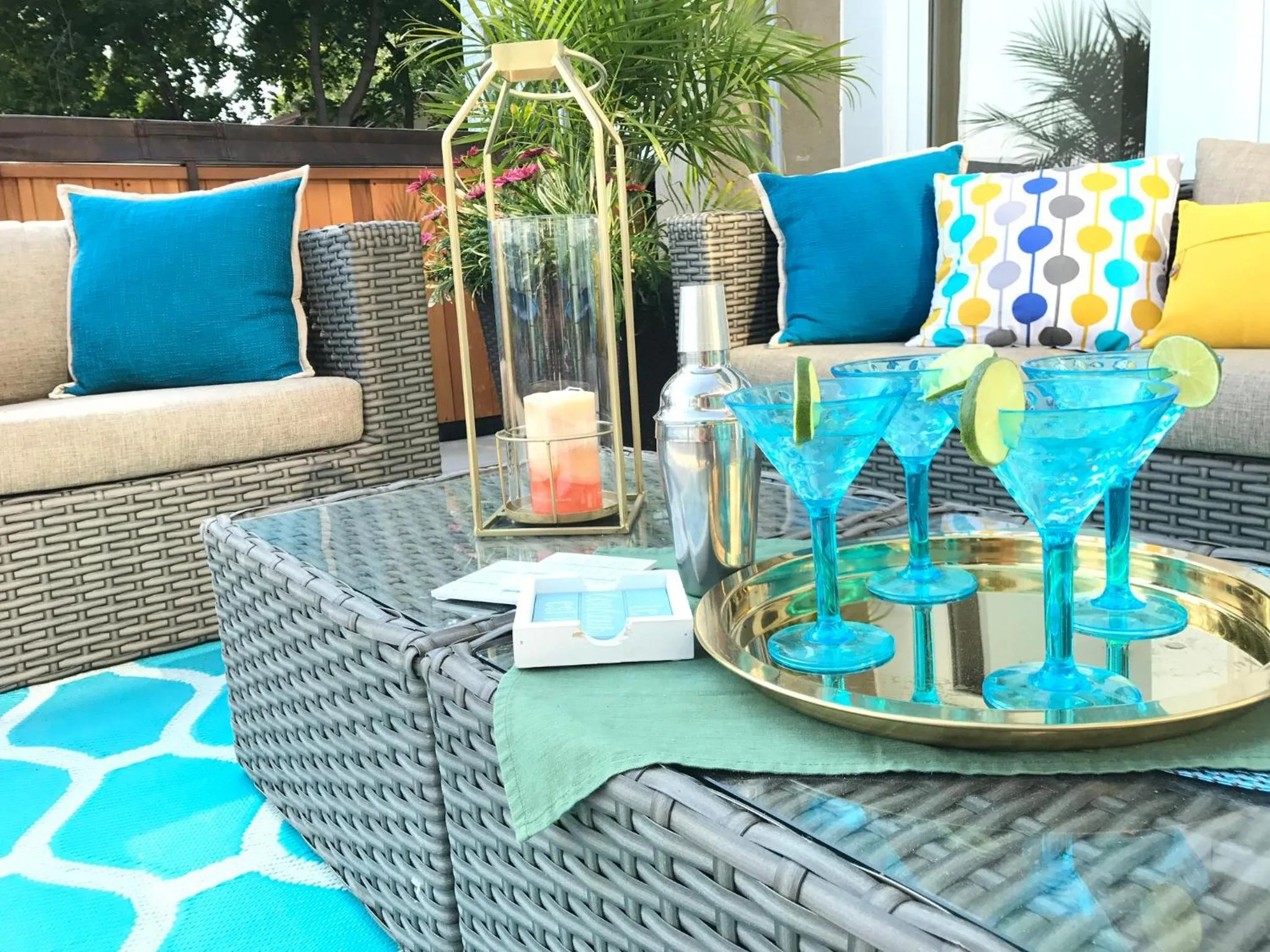 Patio in Villa by the Water 23 beds 9 baths Pool billard Hot Tub 15 min Old Quebec