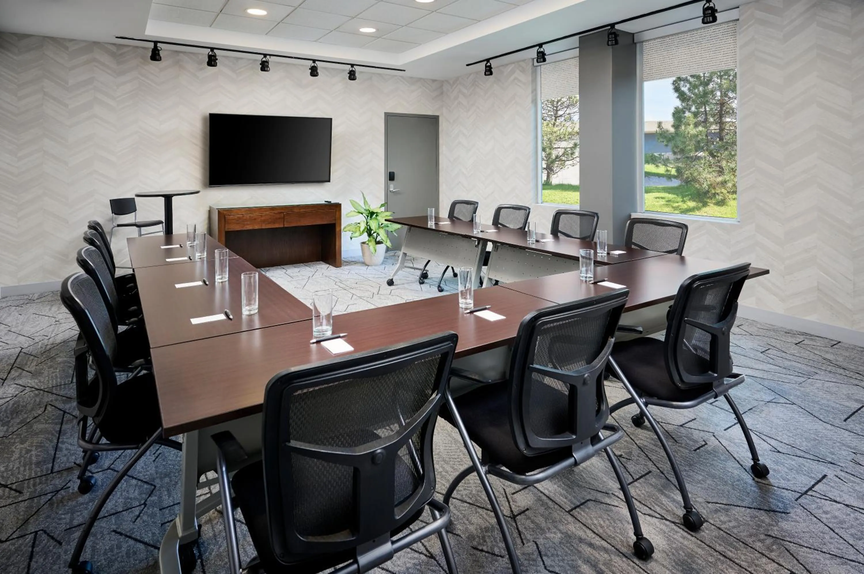 Meeting/conference room in Aloft Montreal Airport