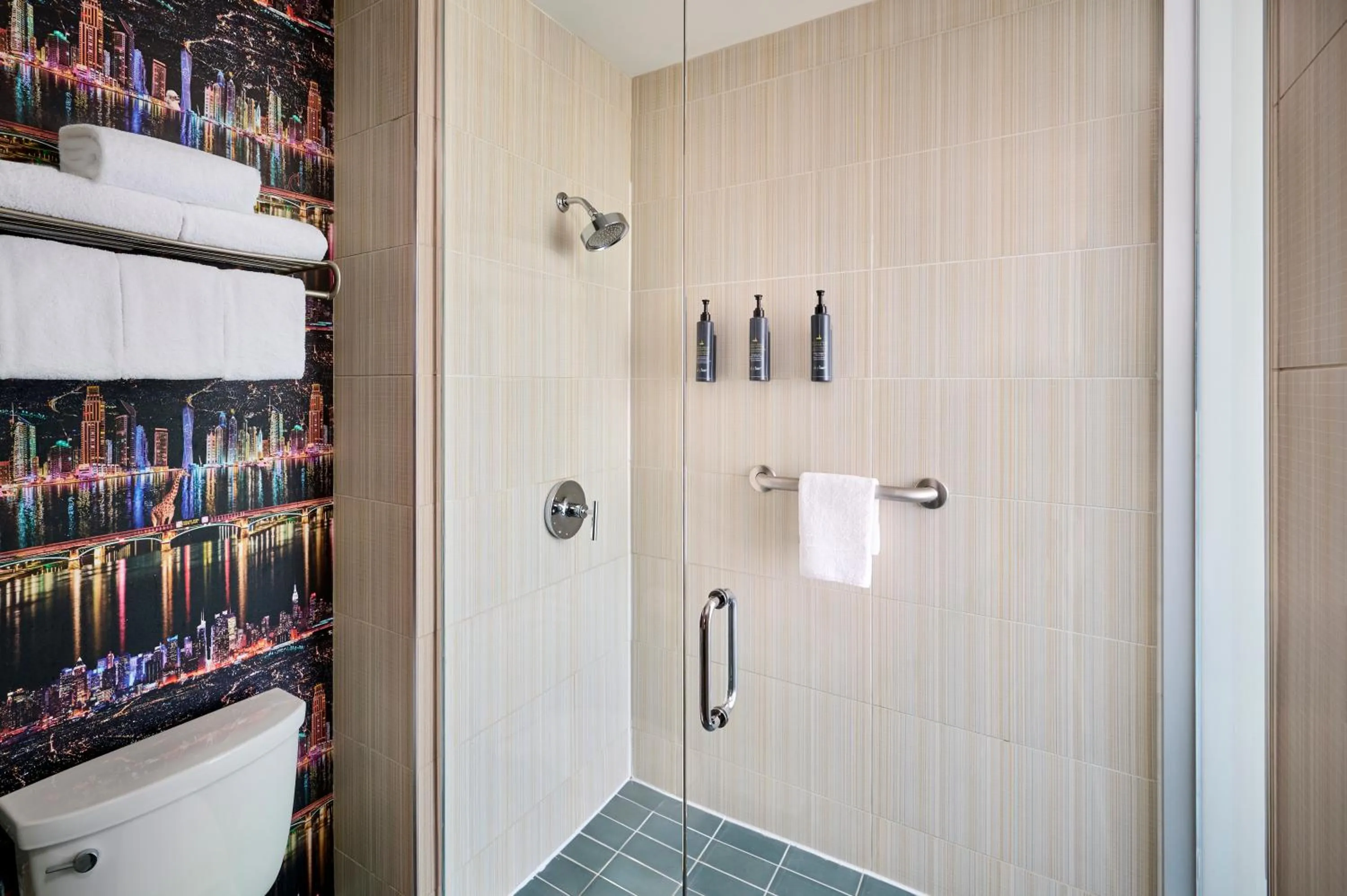 Shower in Aloft Montreal Airport