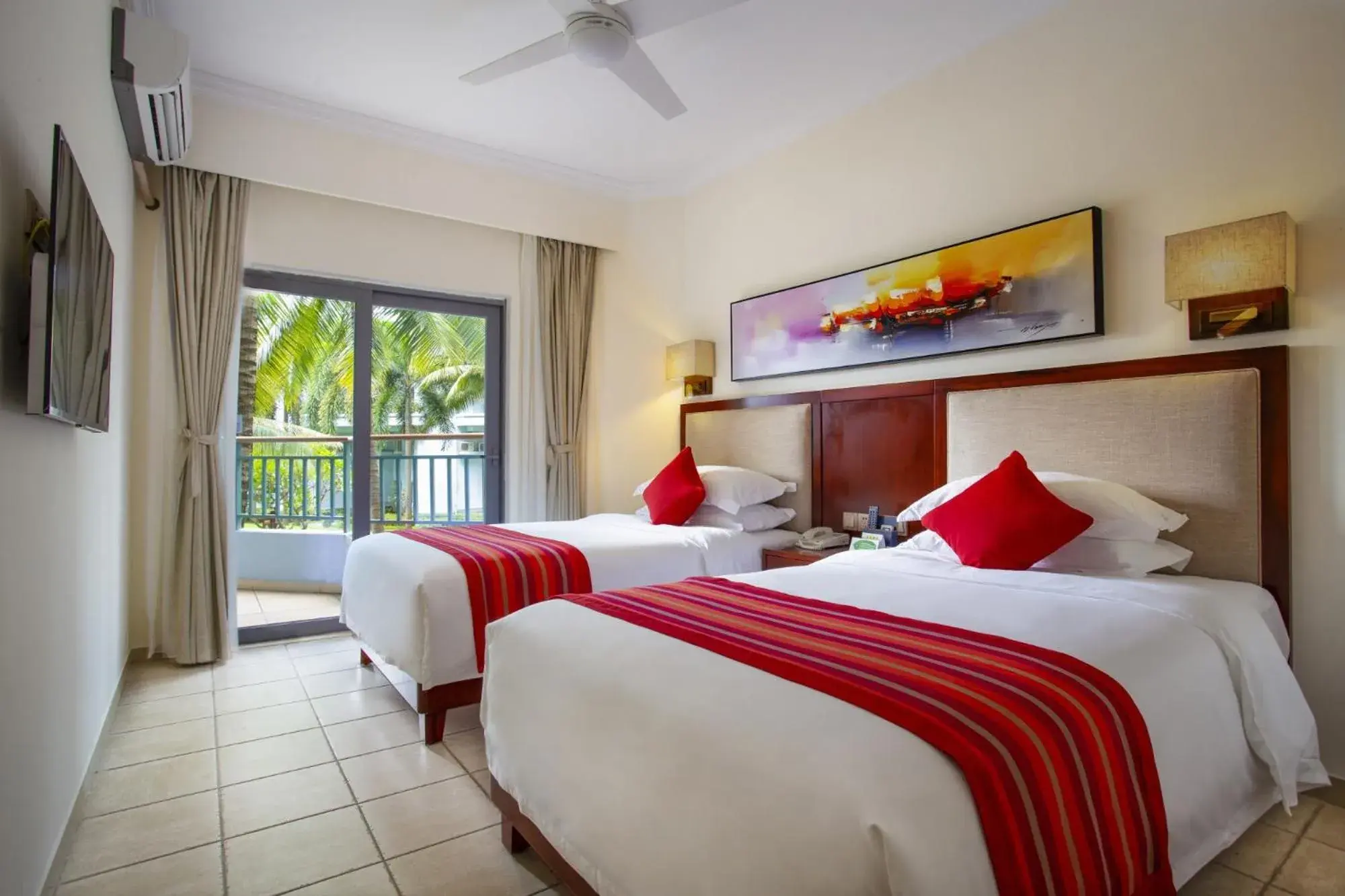 Twin Room with Pool View in Tianze Beach Resort Twin Room with Pool View in Tianze Beach Resort