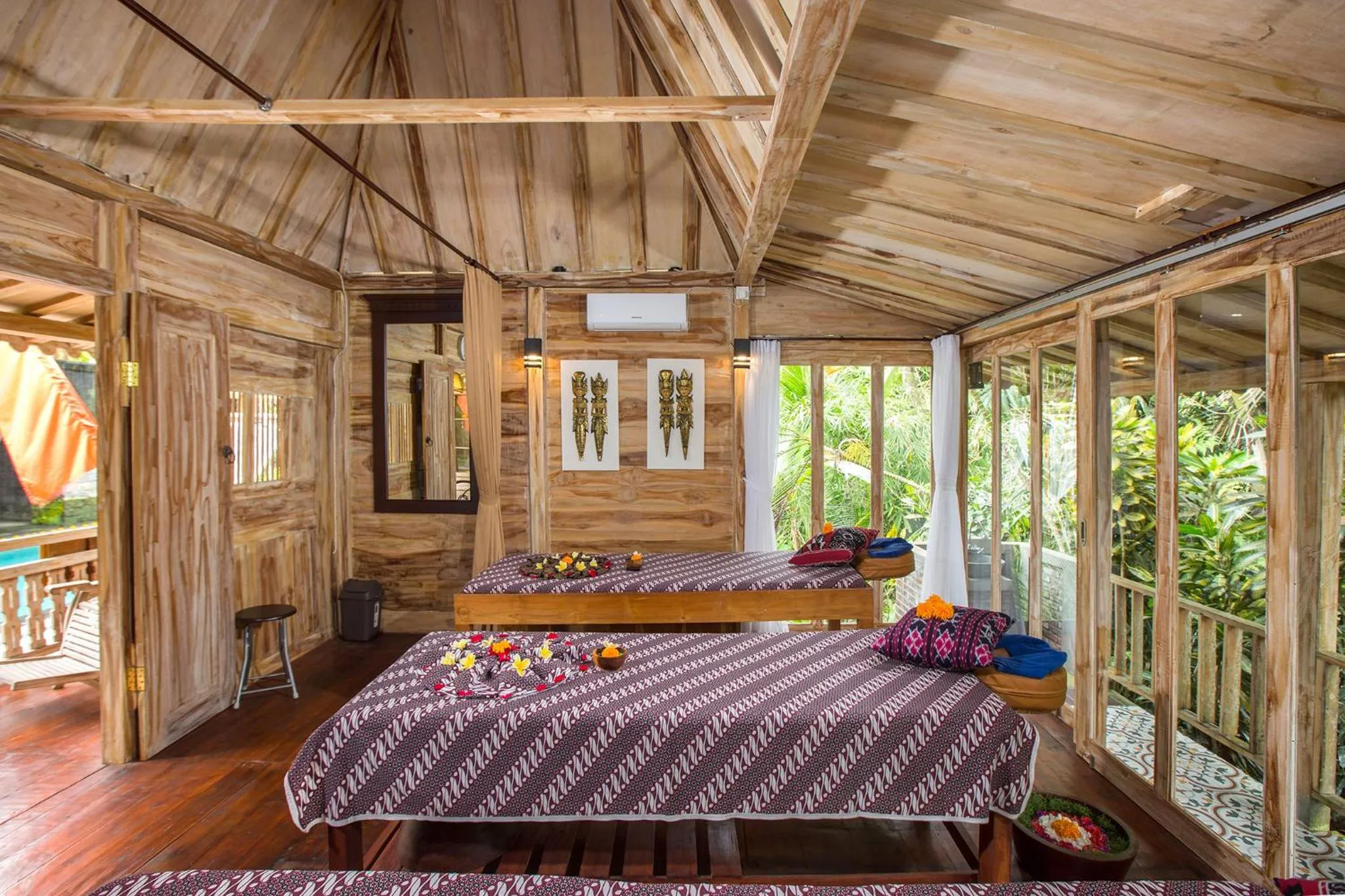 Massage, Bed in Alas Petulu Villa Resort and Spa