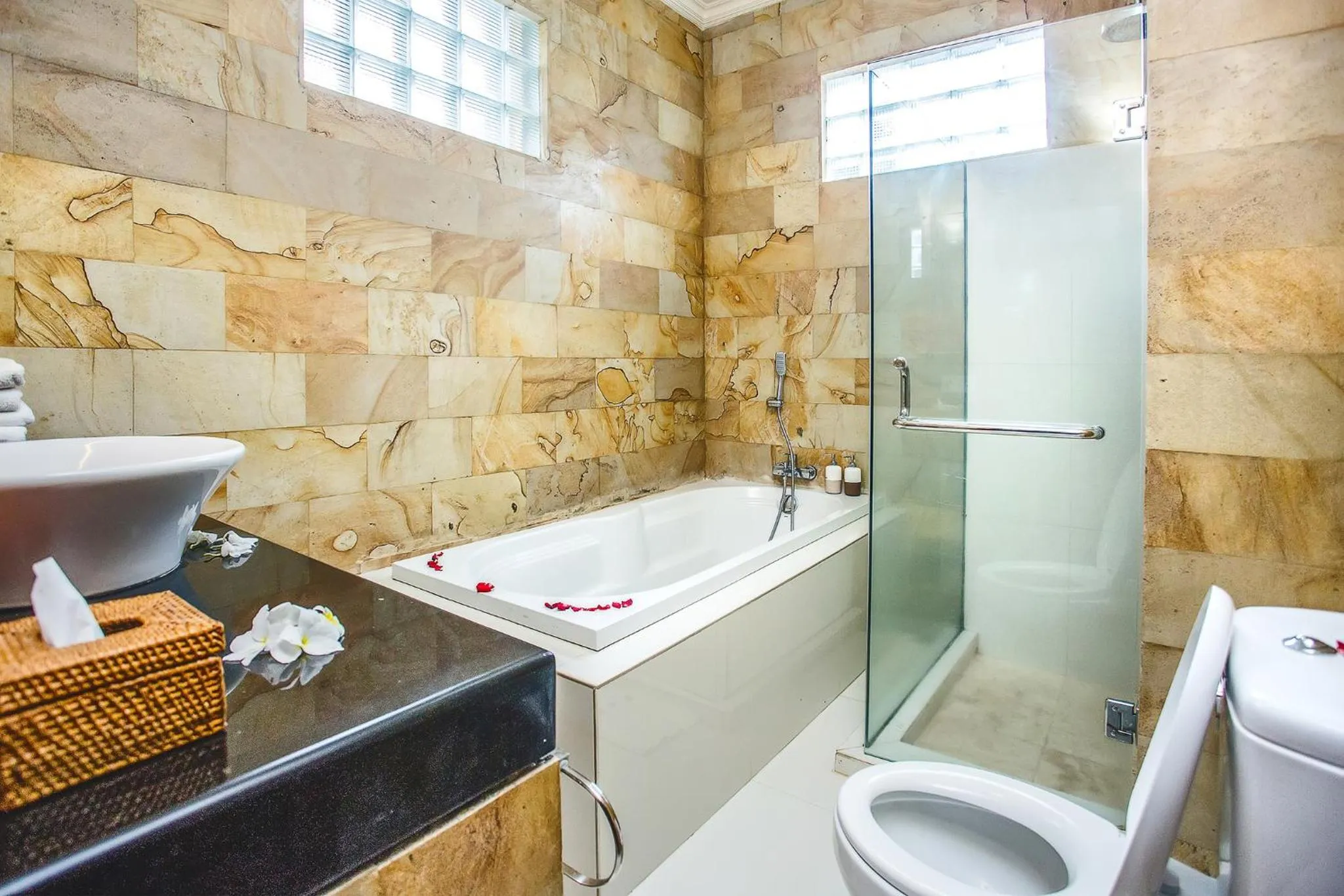 Shower in Alas Petulu Villa Resort and Spa