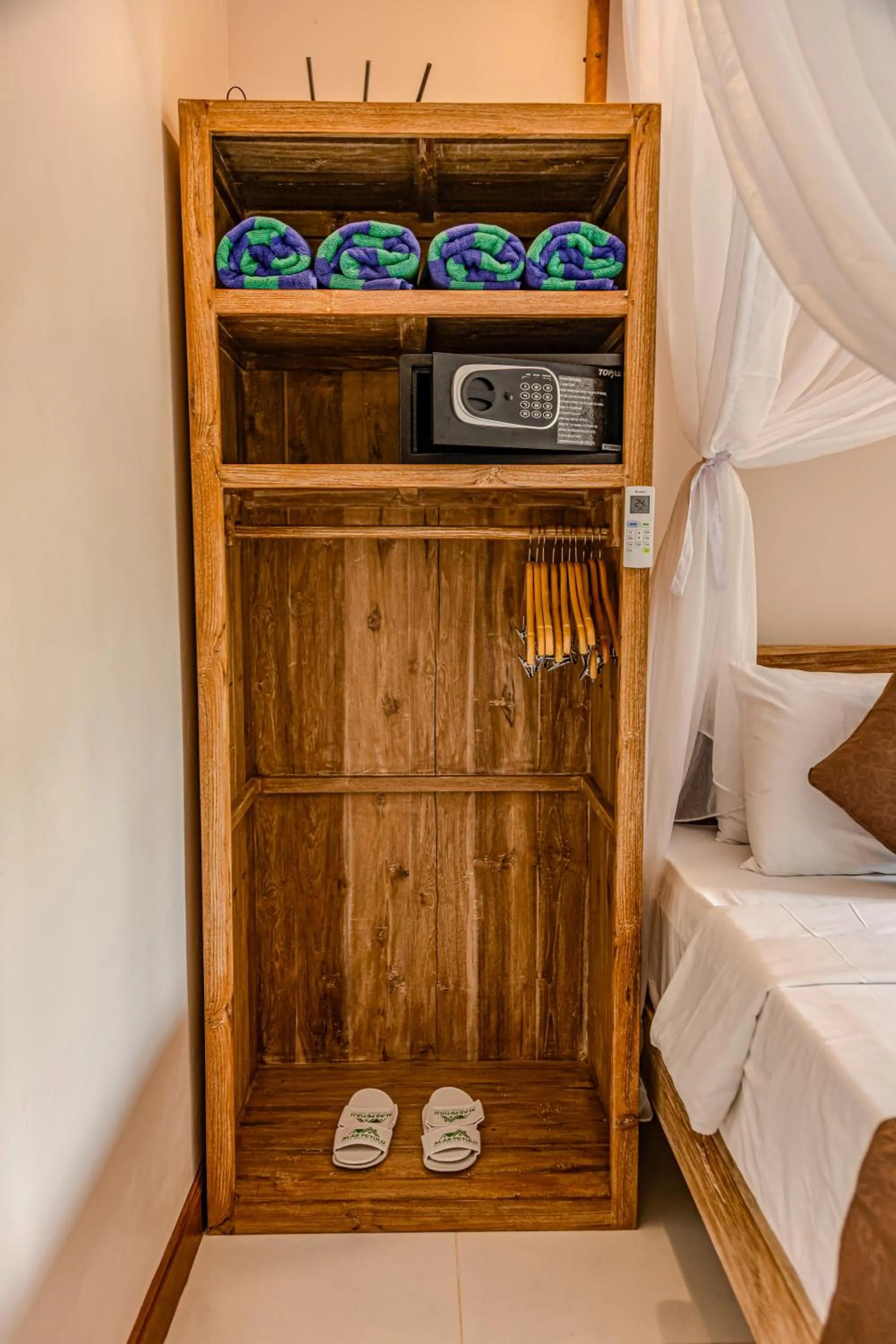 safe, Bed in Alas Petulu Villa Resort and Spa