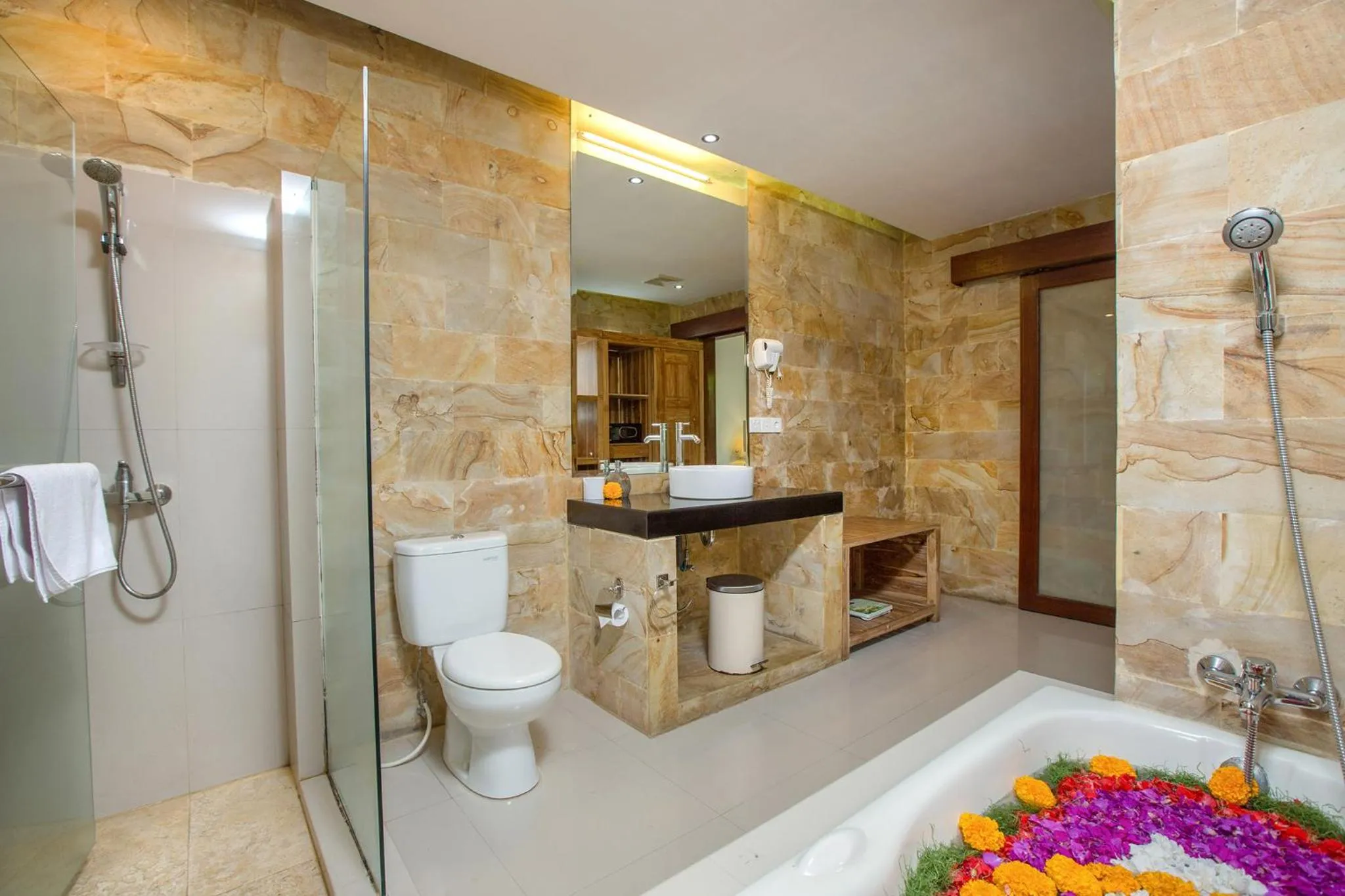 Shower in Alas Petulu Villa Resort and Spa