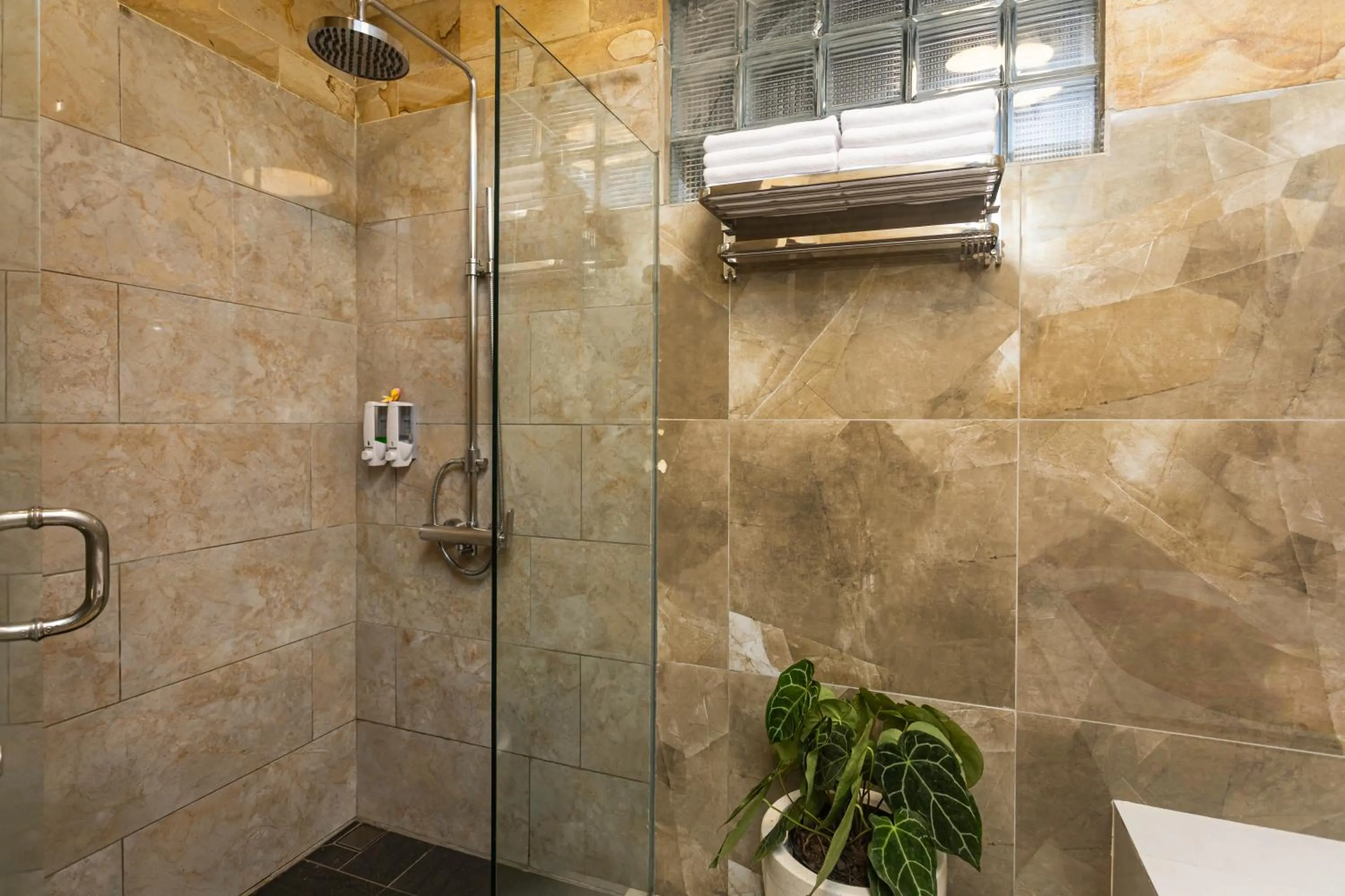 Shower in Alas Petulu Villa Resort and Spa
