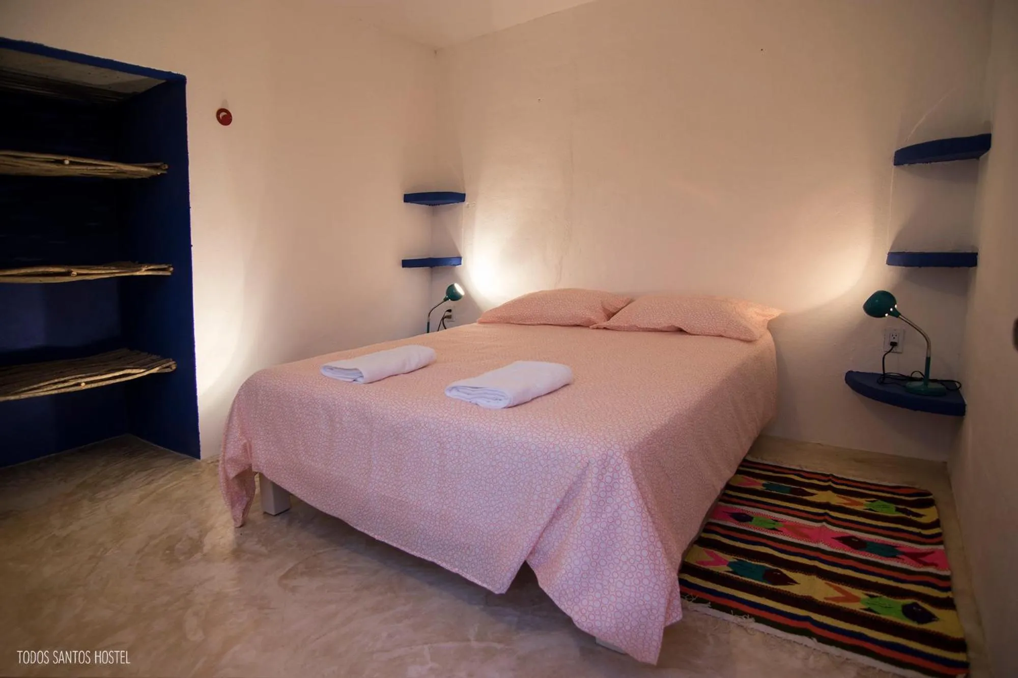 Bed in Todos Santos Hostel super fast and stable satellite wifi