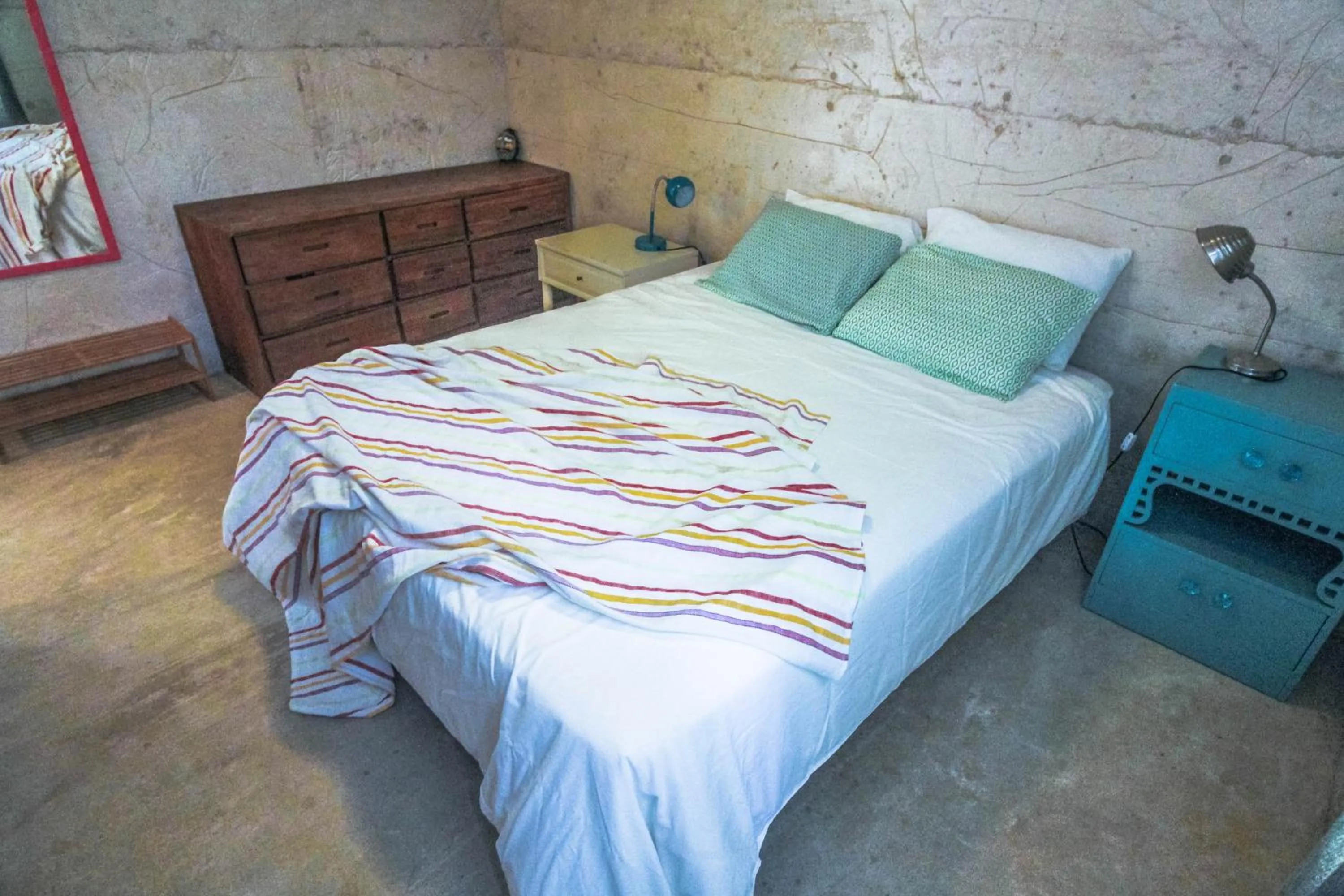 Bed in Todos Santos Hostel super fast and stable satellite wifi