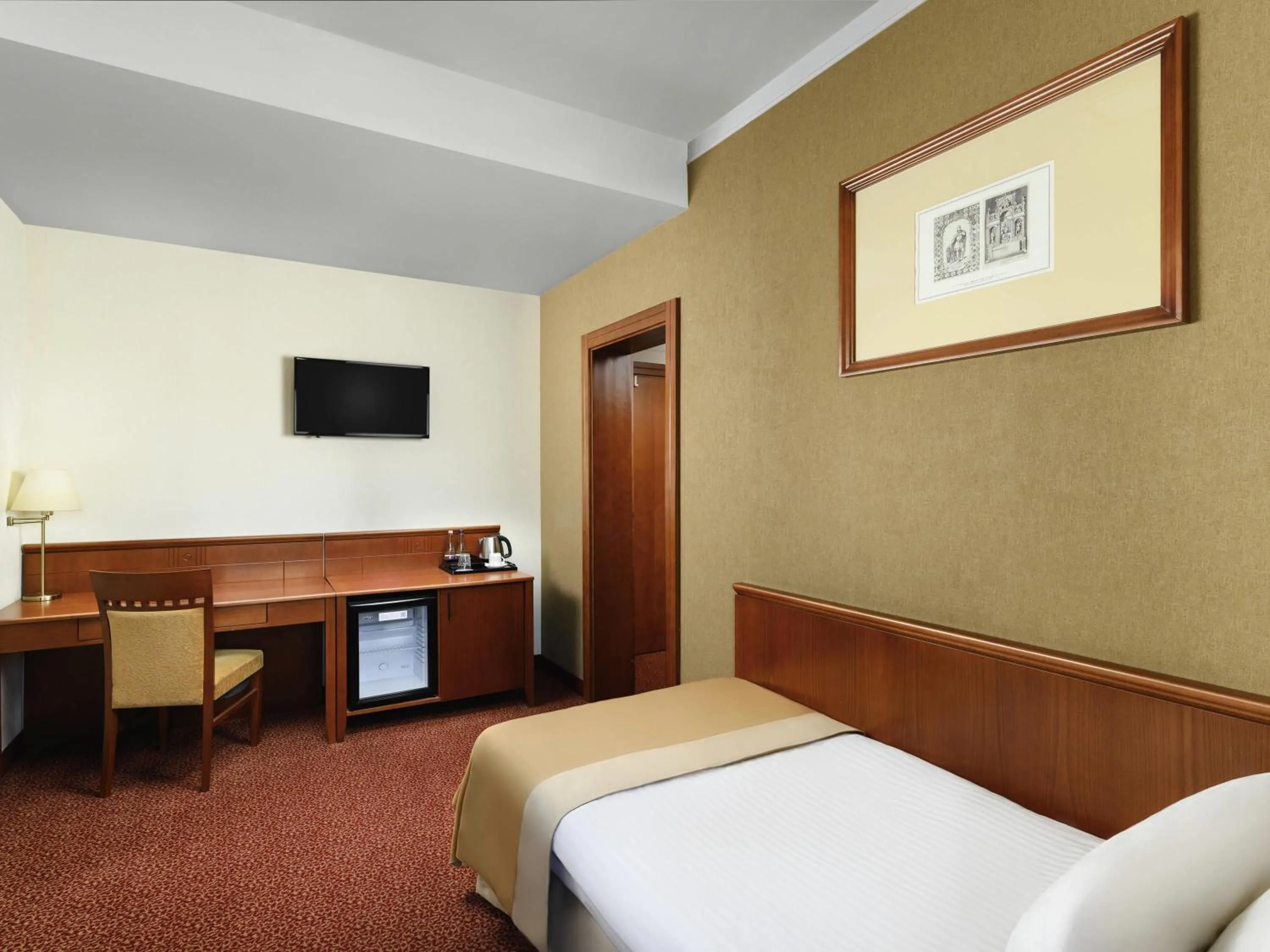 Bedroom, Bed in Mercure Szekesfehervar Magyar Kiraly