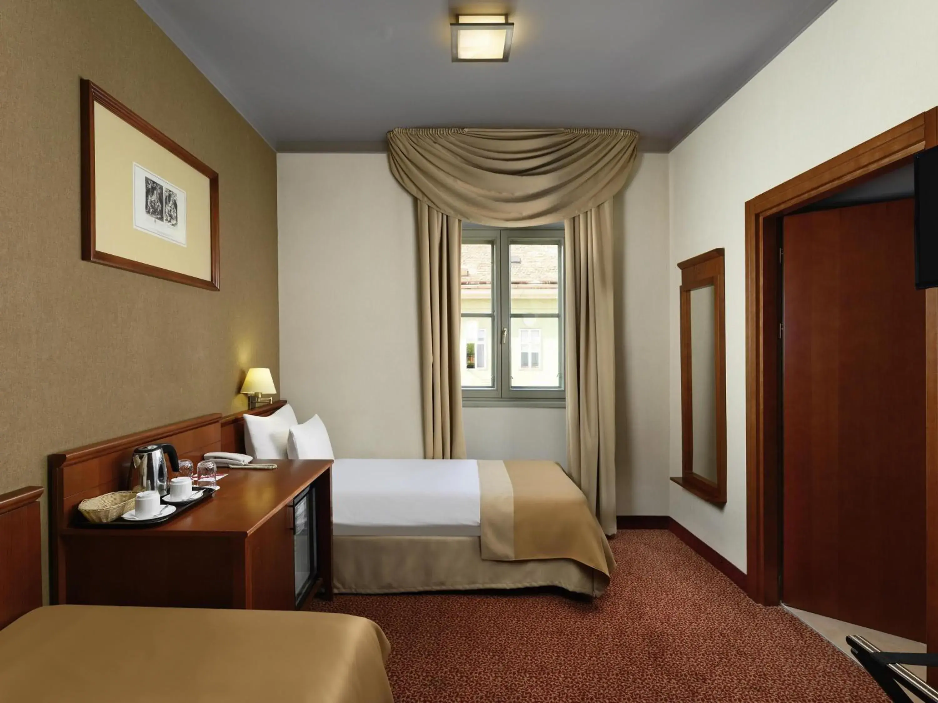 Bedroom, Bed in Mercure Szekesfehervar Magyar Kiraly Bedroom, Bed in Mercure Szekesfehervar Magyar Kiraly