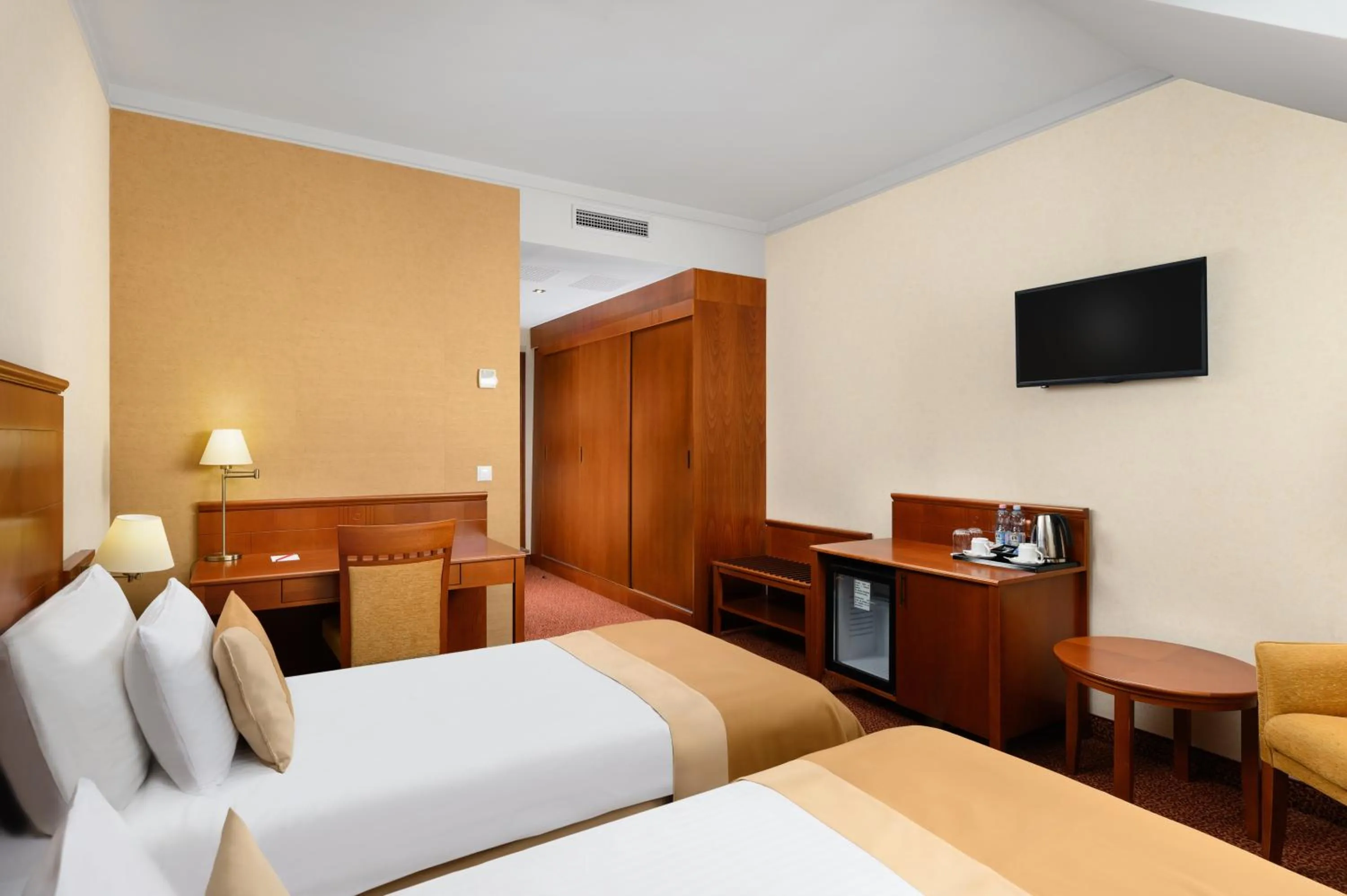 Bedroom, Bed in Mercure Szekesfehervar Magyar Kiraly