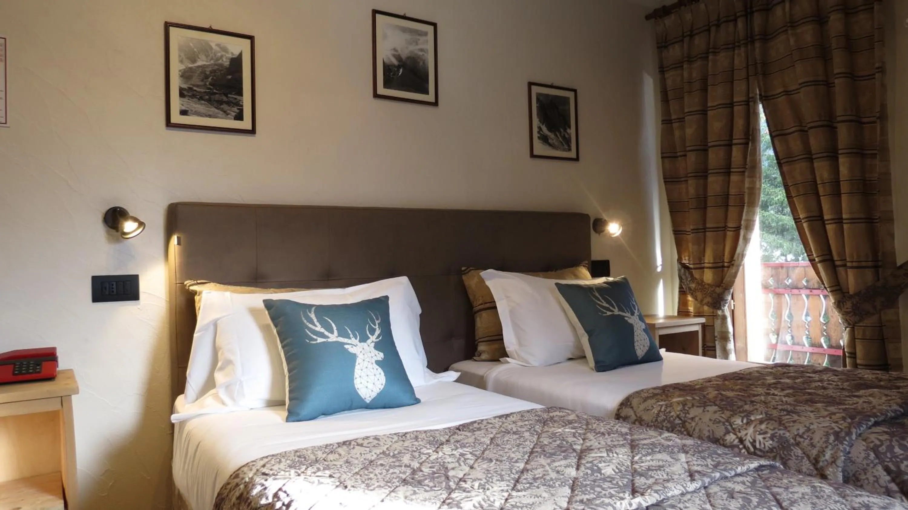 Bed in Hotel Astoria