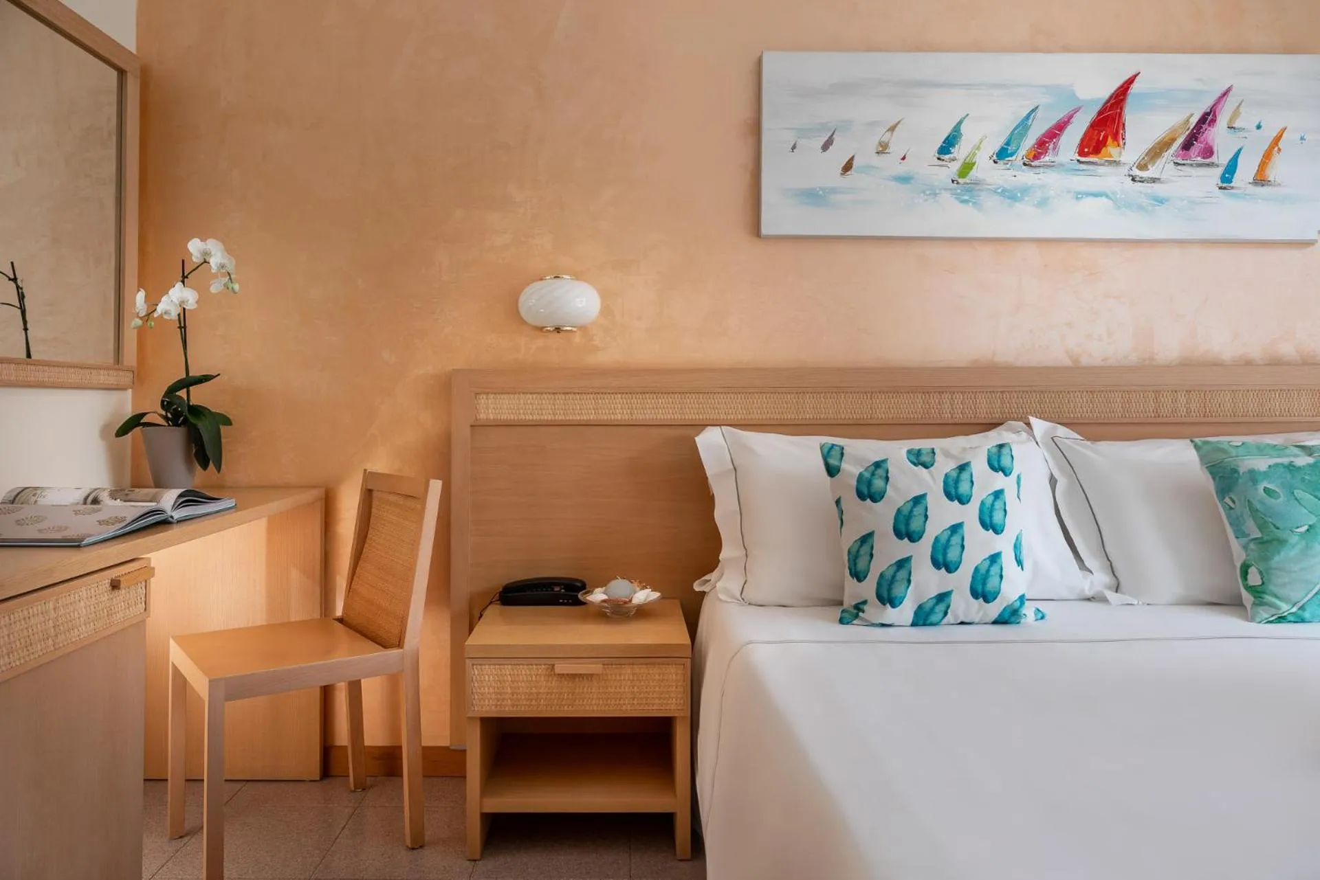 Bedroom, Bed in Corallo Wellness Hotel