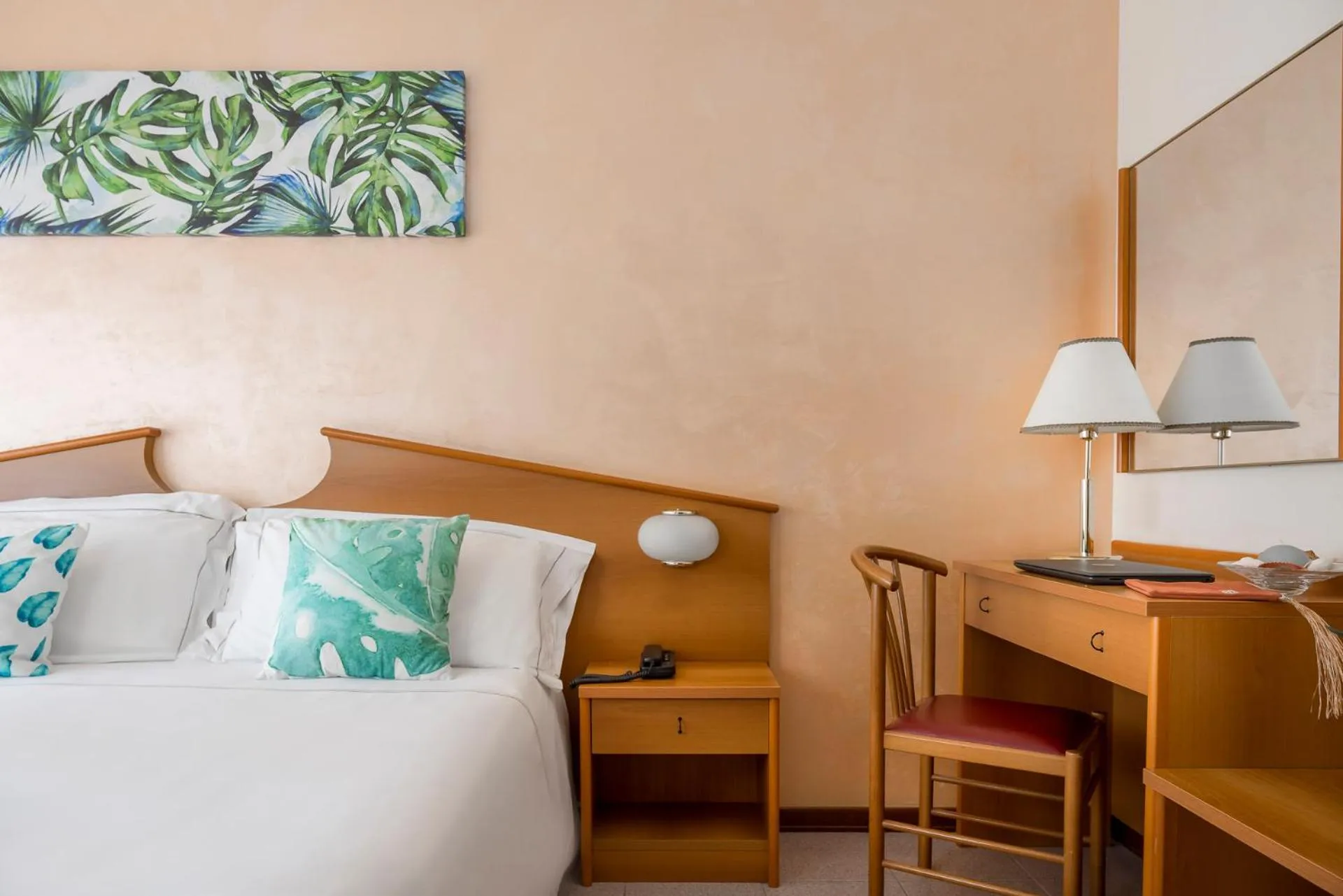 Bedroom, Bed in Corallo Wellness Hotel