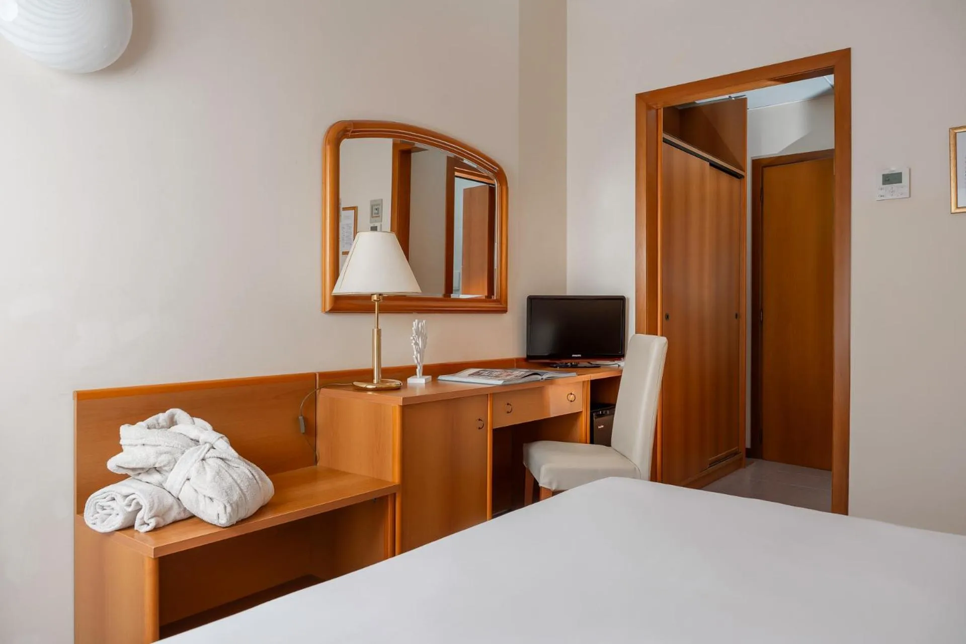 Photo of the whole room, Bed in Corallo Wellness Hotel