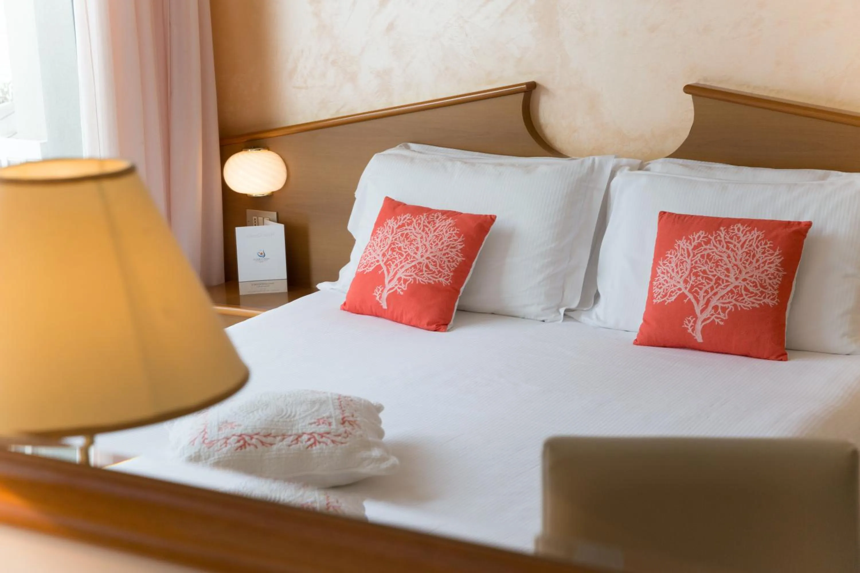 Bedroom, Bed in Corallo Wellness Hotel