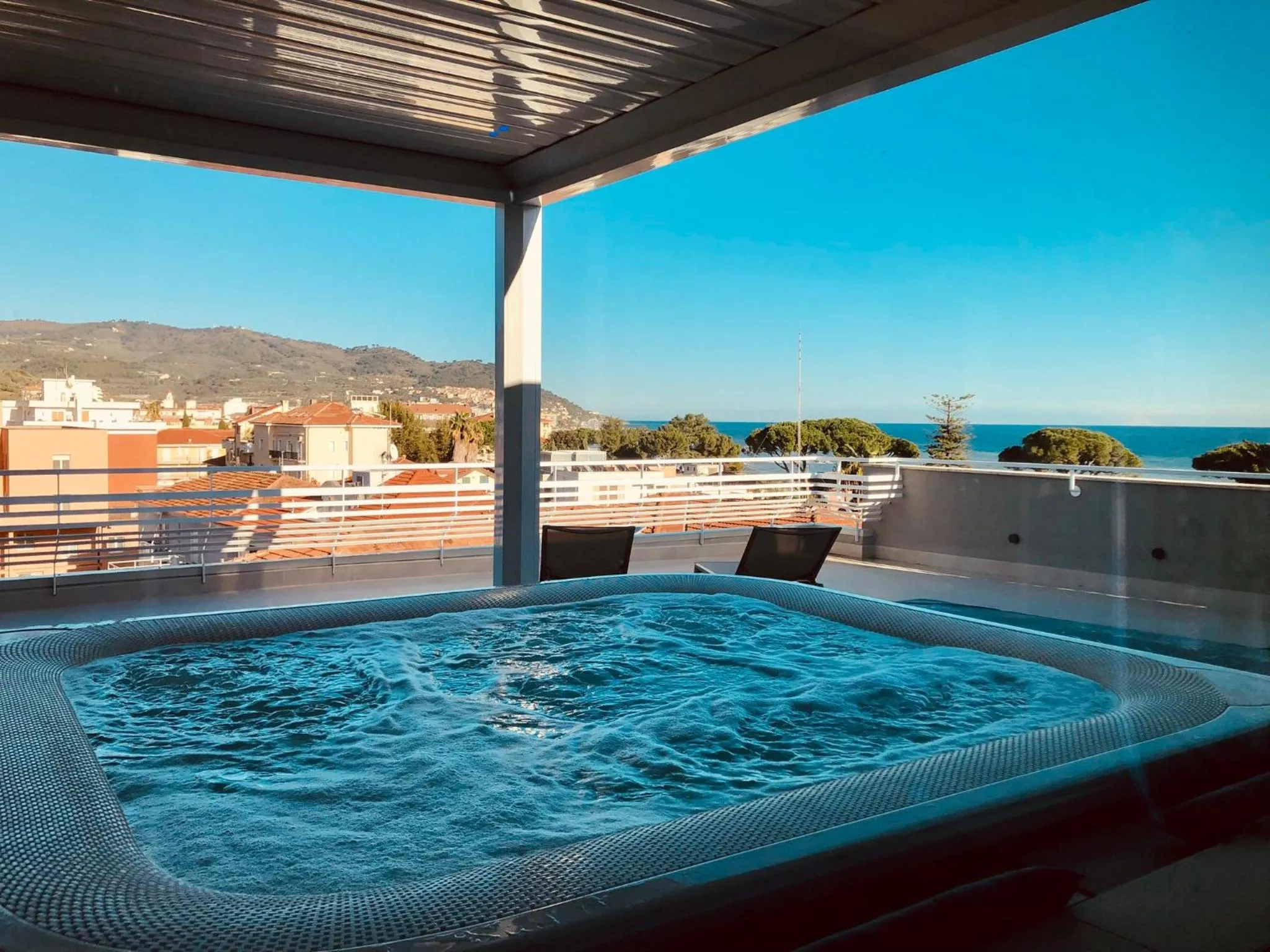 Hot Tub in Corallo Wellness Hotel