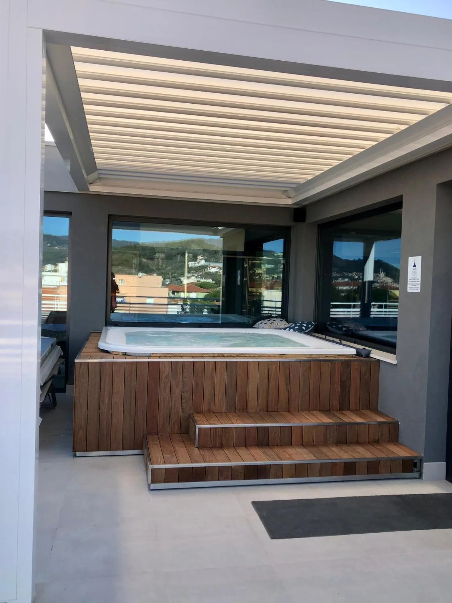 Hot Tub in Corallo Wellness Hotel