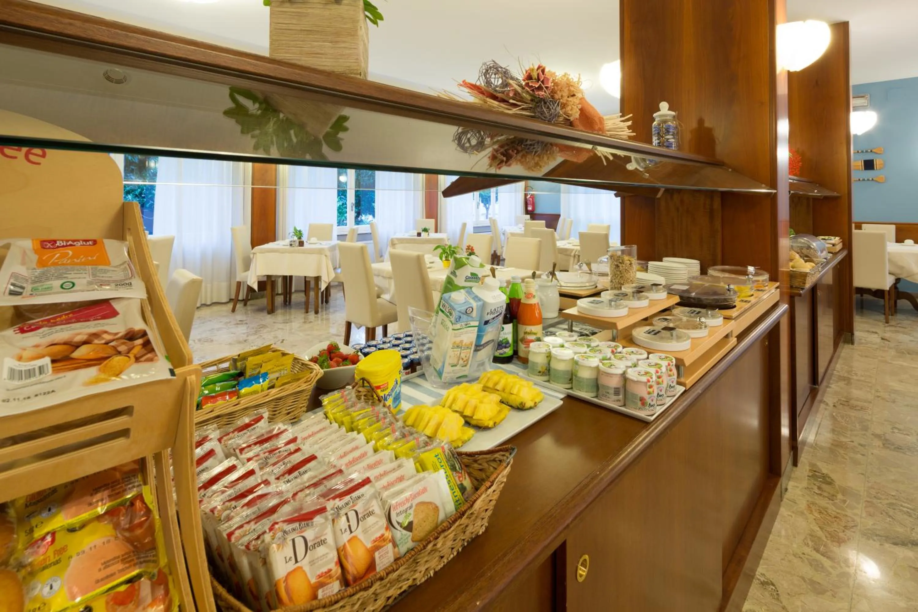 Buffet breakfast in Corallo Wellness Hotel