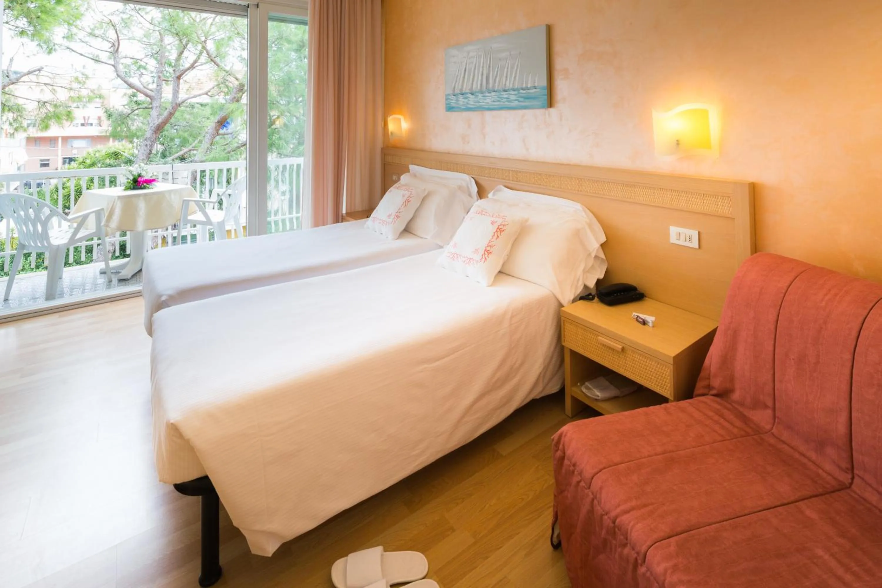 Photo of the whole room, Bed in Corallo Wellness Hotel