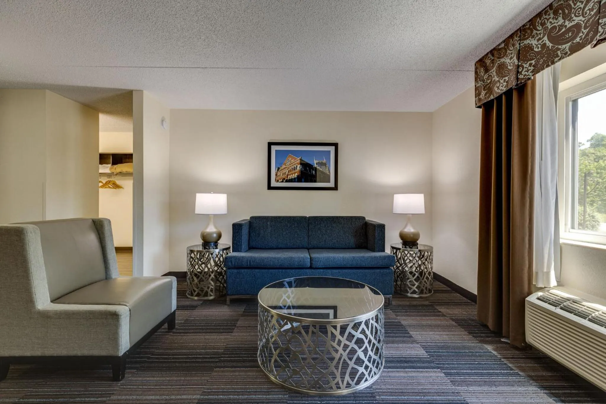 Club Hotel Nashville Inn & Suites