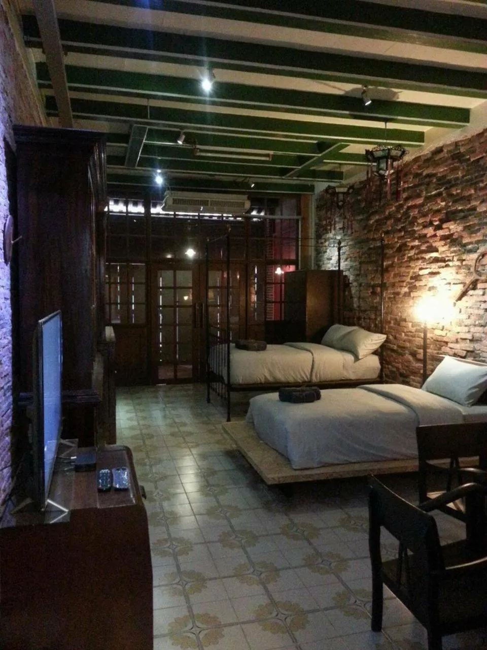 Bed in The Roo Classic Hometel