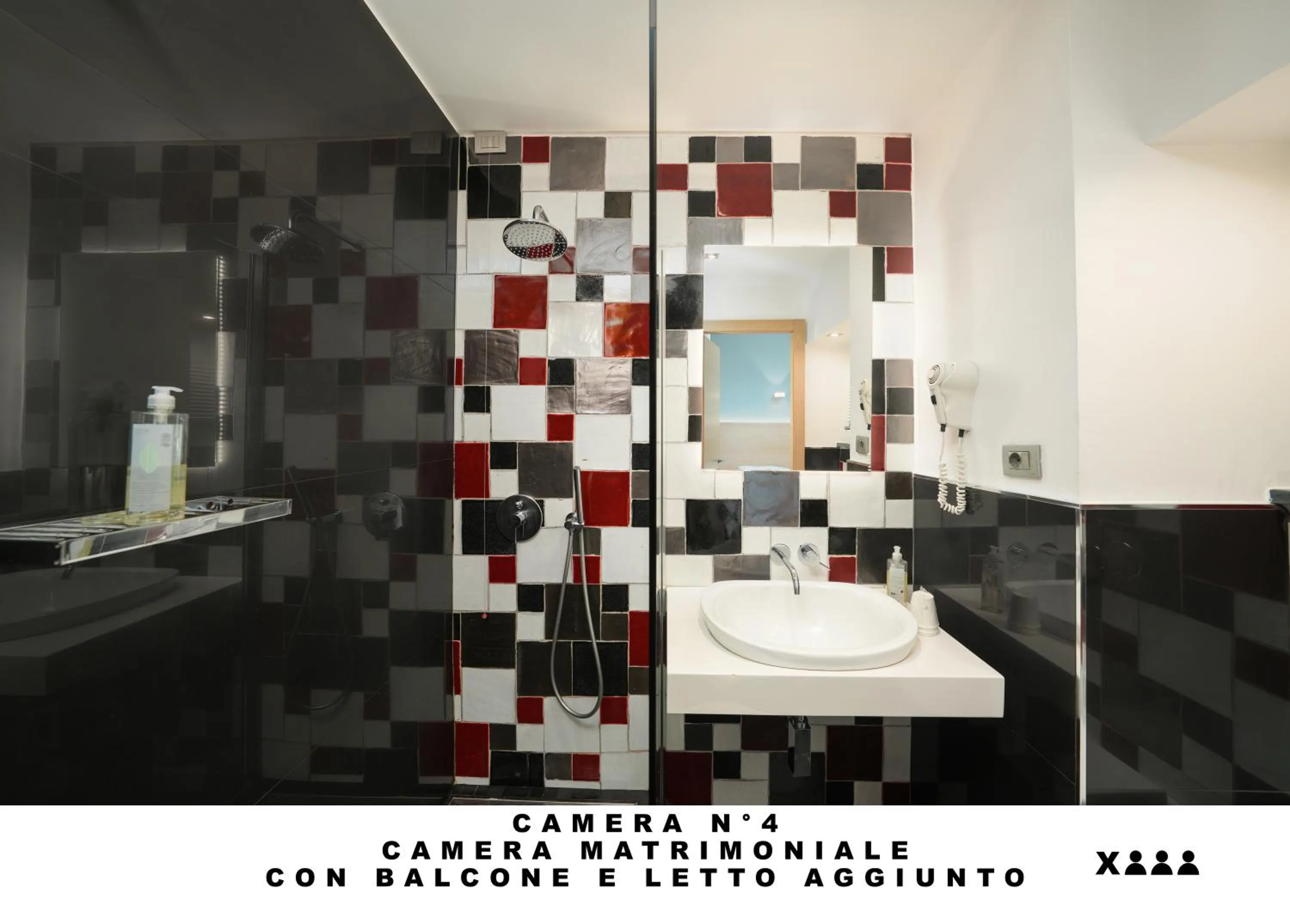 Shower in Affittacamere Lo Scoglio (Guesthouse)