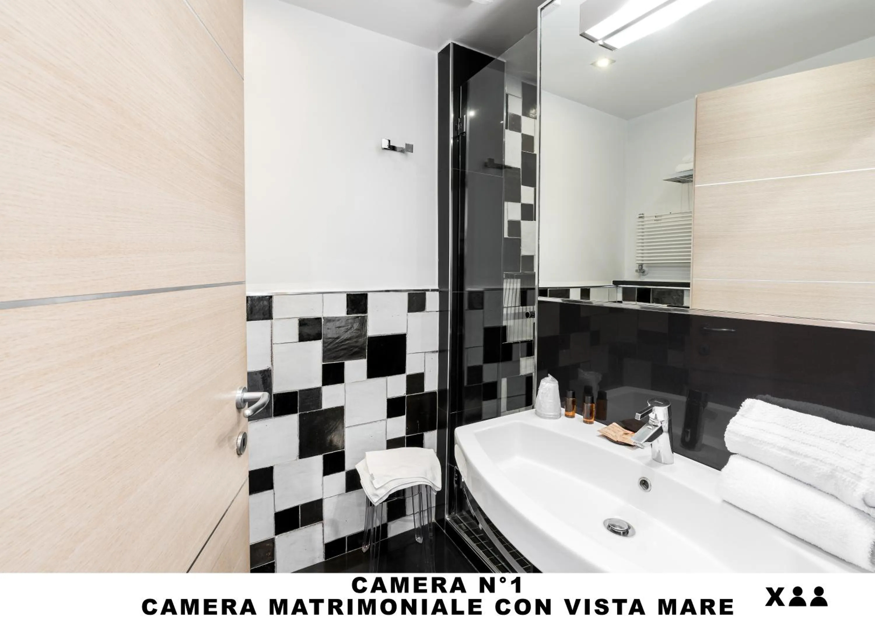 Shower in Affittacamere Lo Scoglio (Guesthouse)