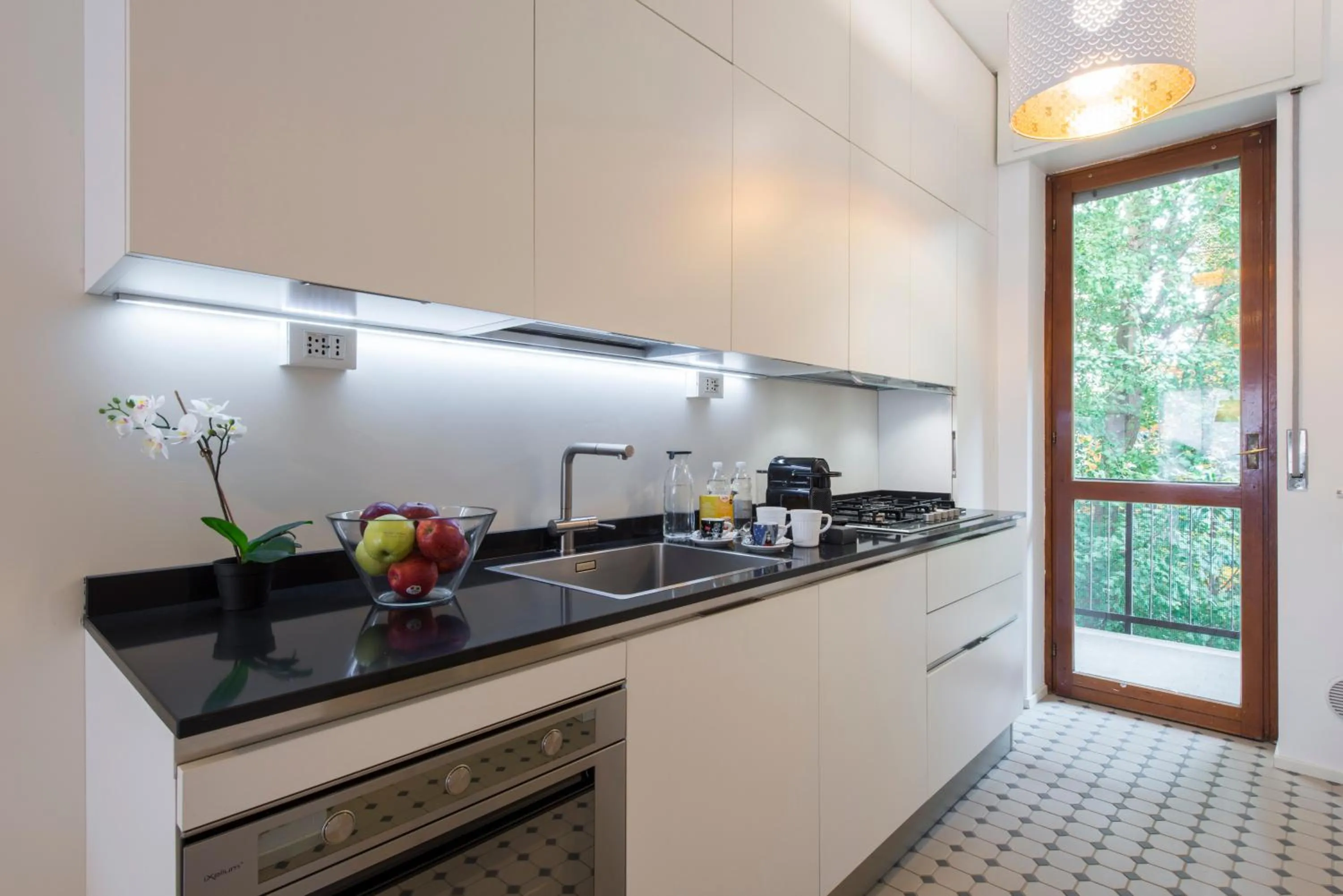 Mila Apartments Via Savona