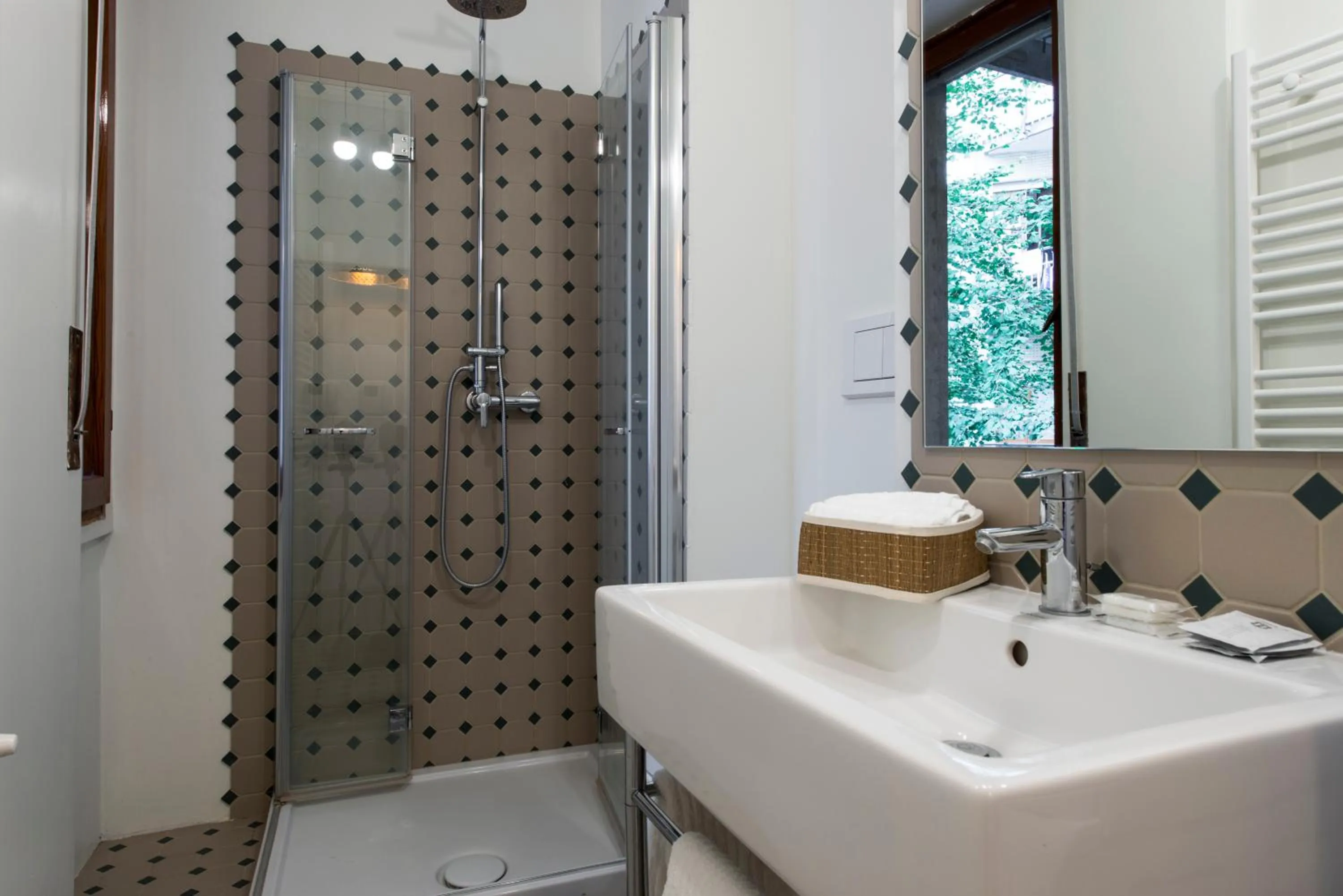 Shower in Mila Apartments Via Savona
