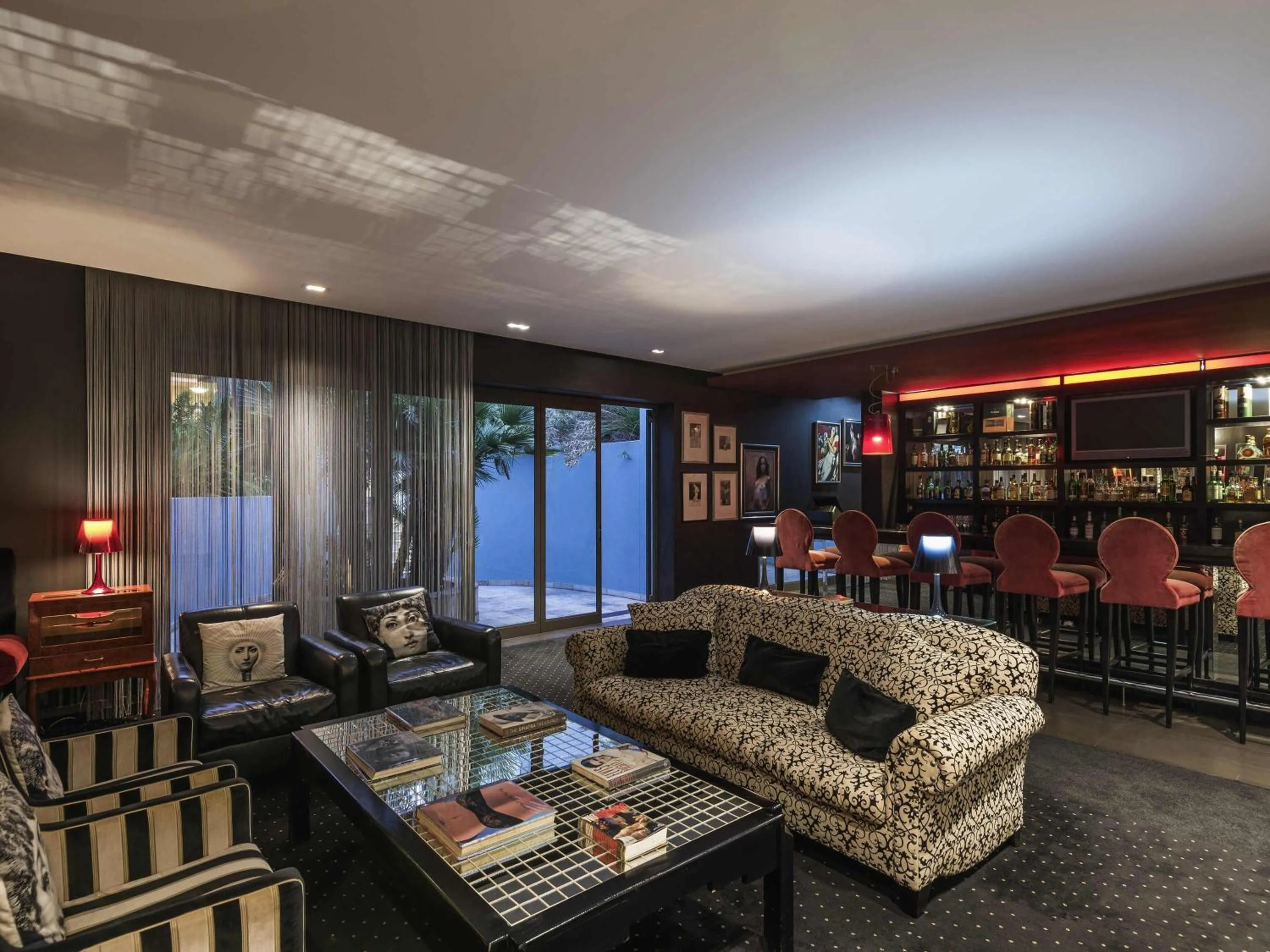 Lounge or bar in No5 Boutique Art Hotel by Mantis