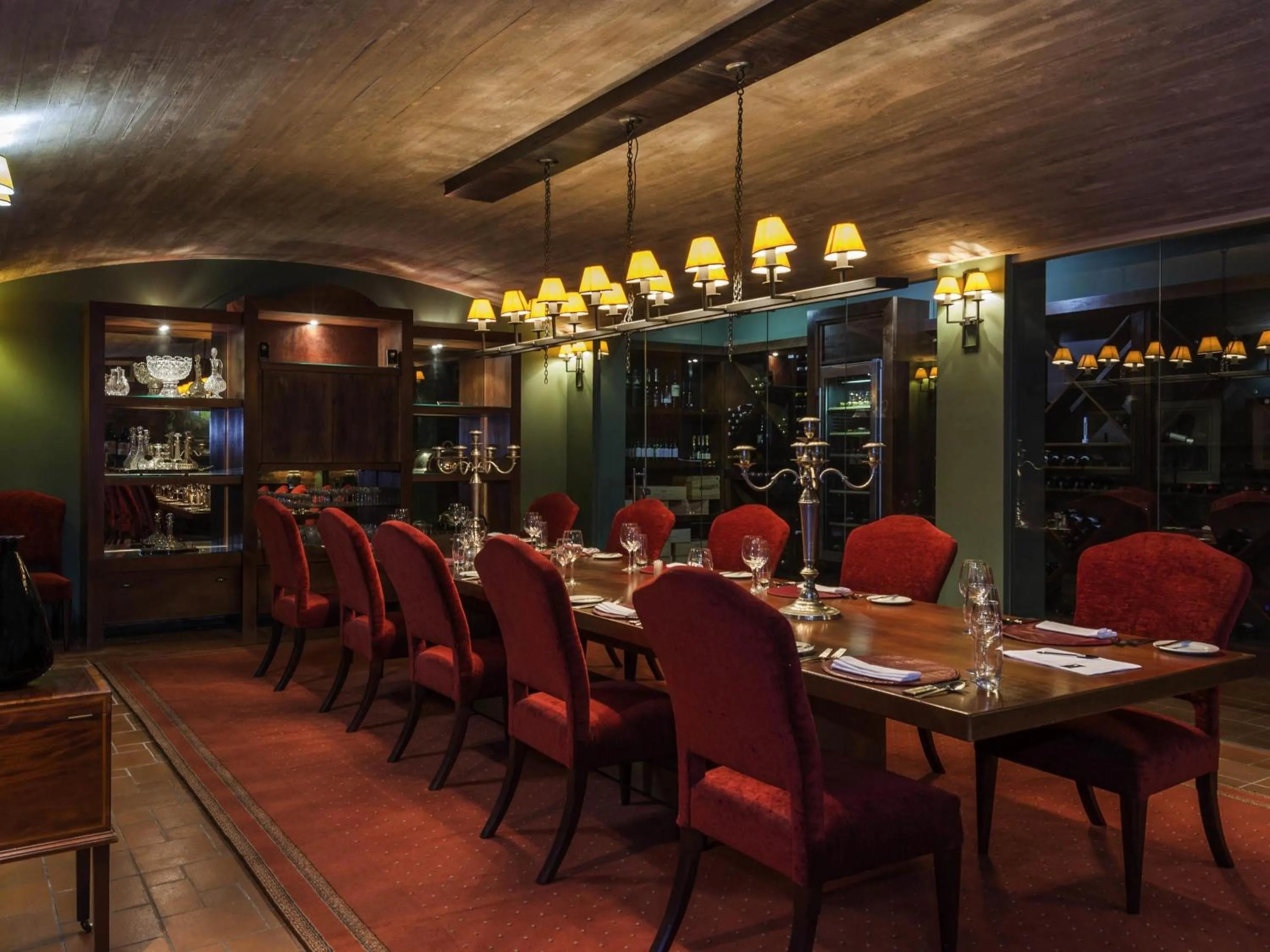 Restaurant/places to eat in No5 Boutique Art Hotel by Mantis