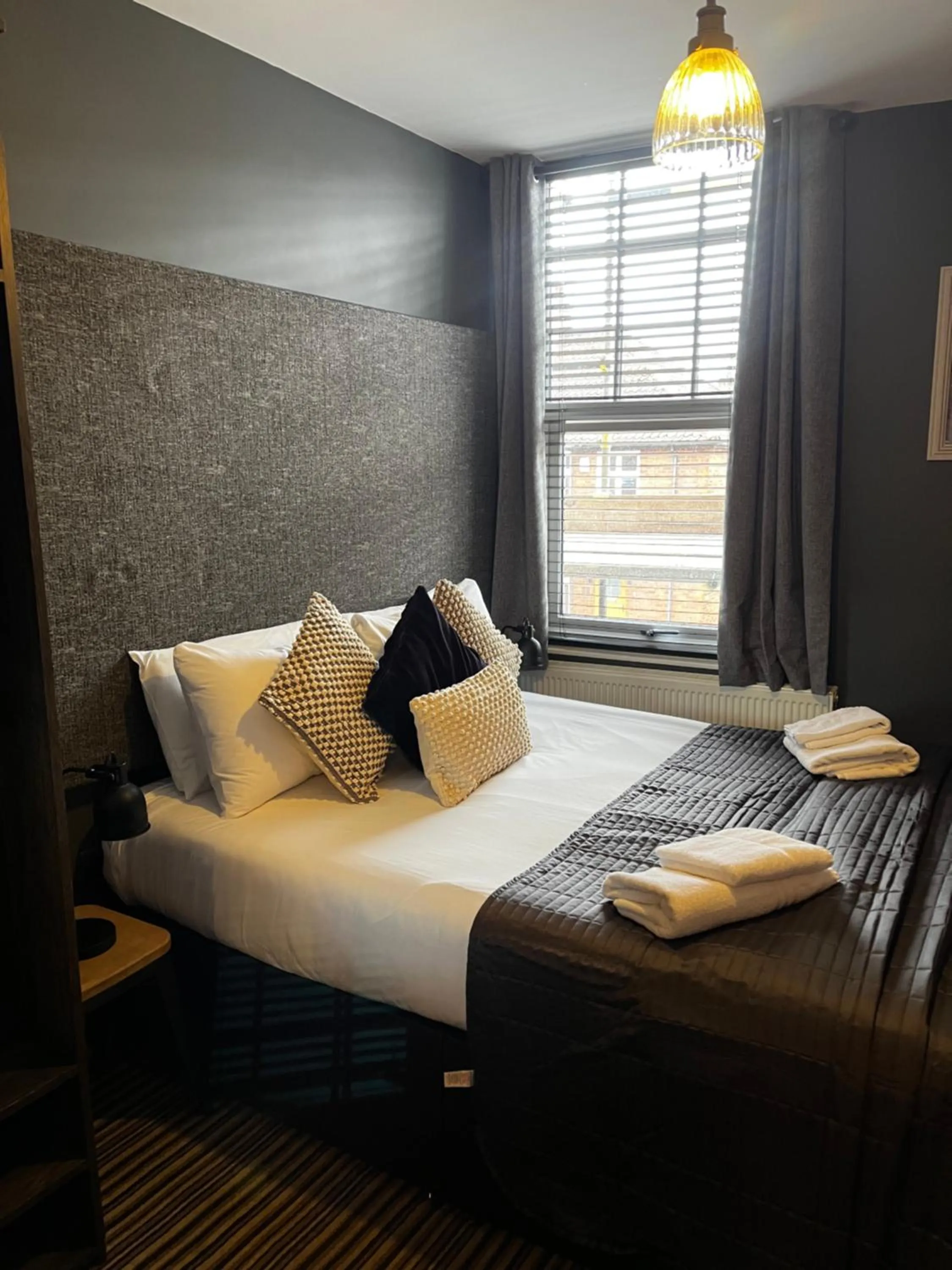 Bedroom, Bed in Clearly Apartments Bootham York