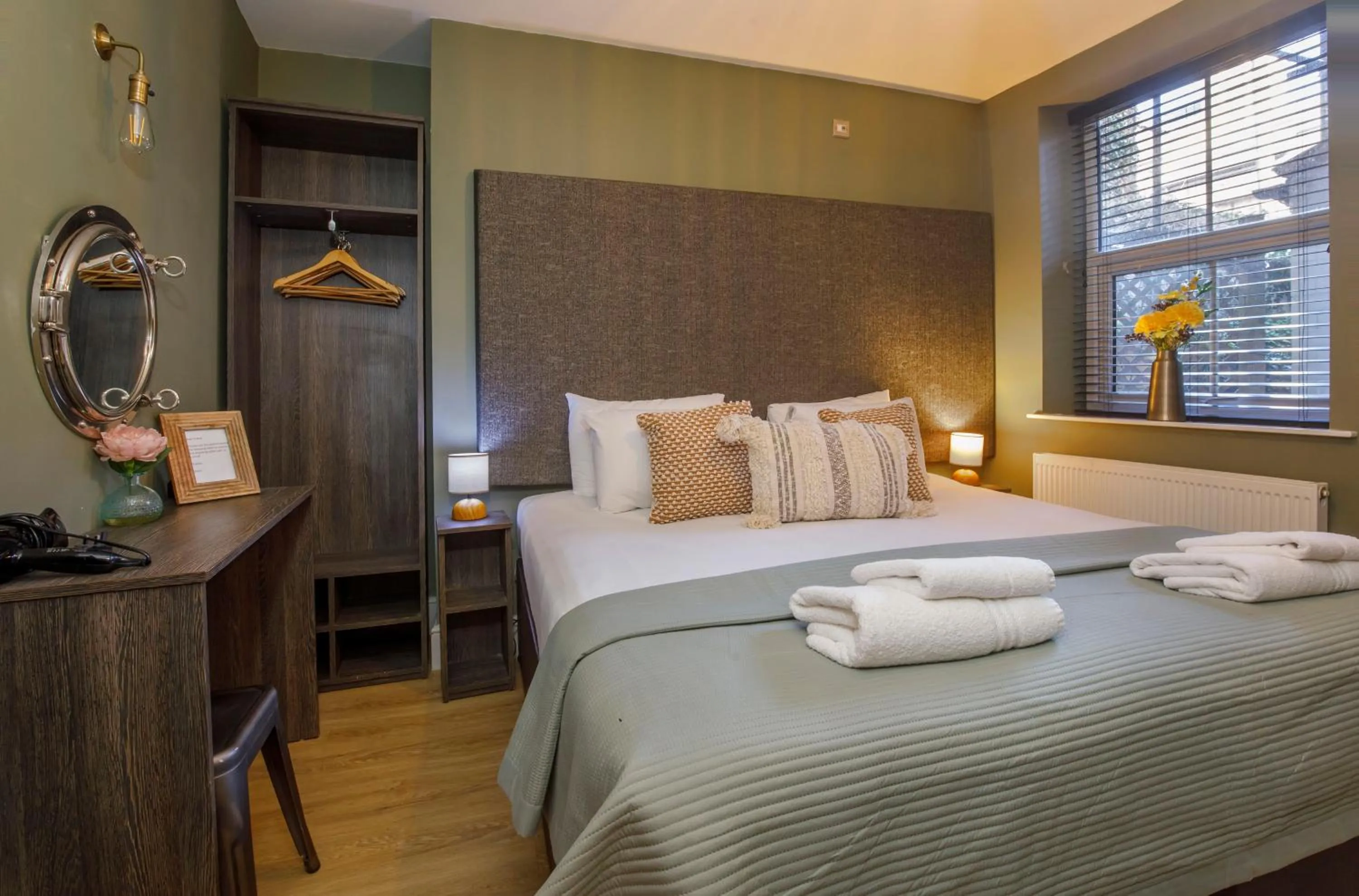 Bedroom, Bed in Clearly Apartments Bootham York