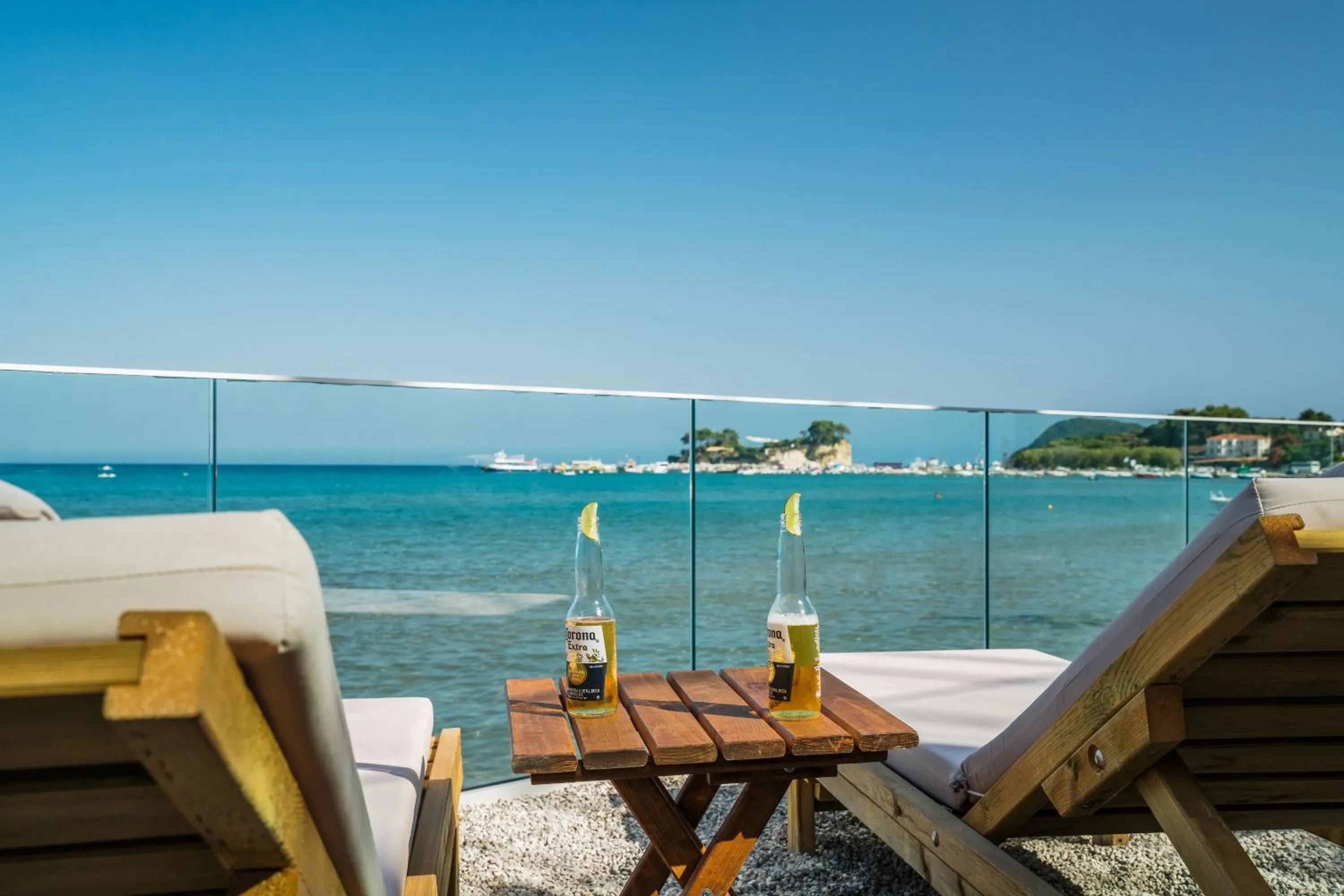 Restaurant/places to eat in Denise Beach Hotel