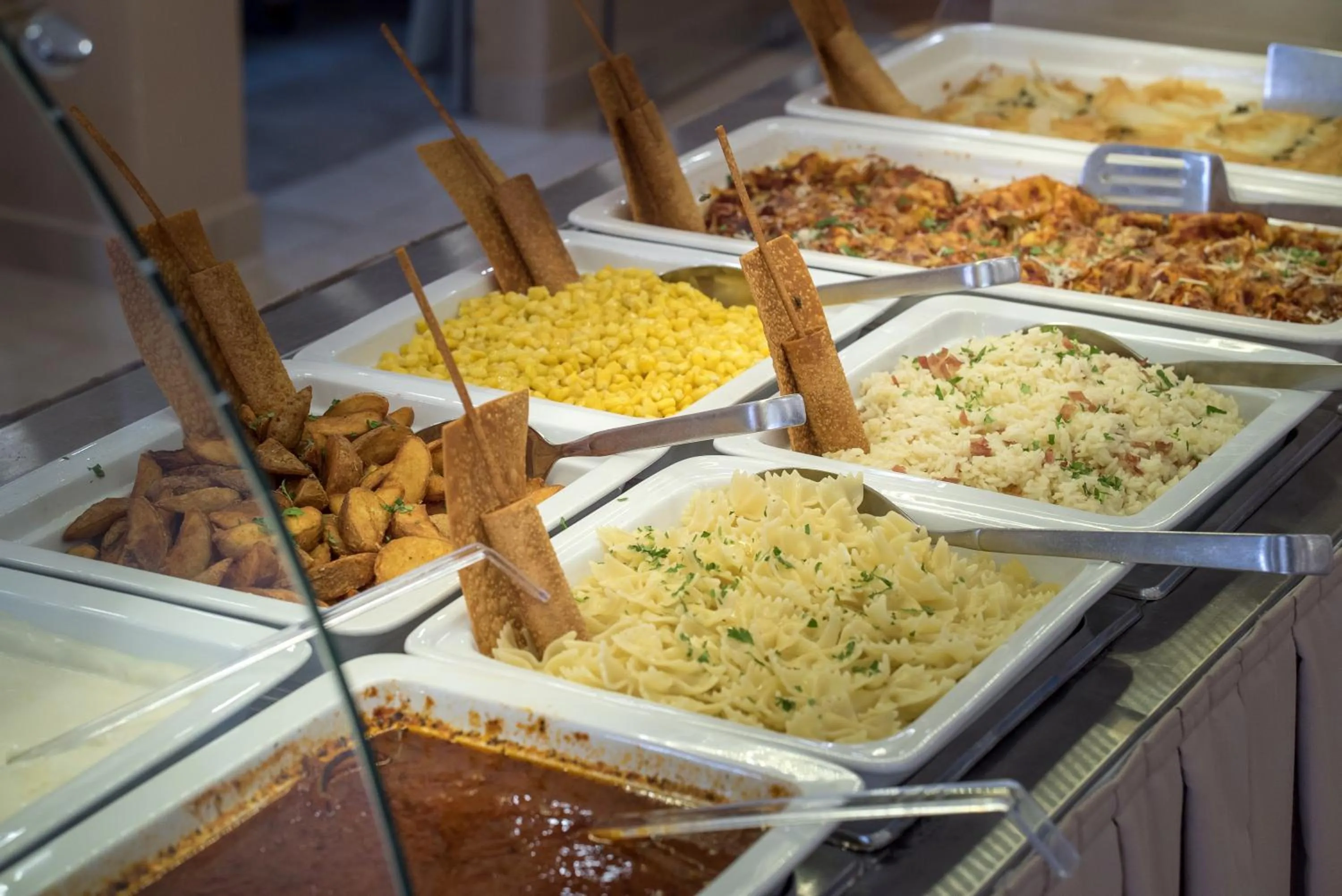 Food and drinks in Denise Beach Hotel