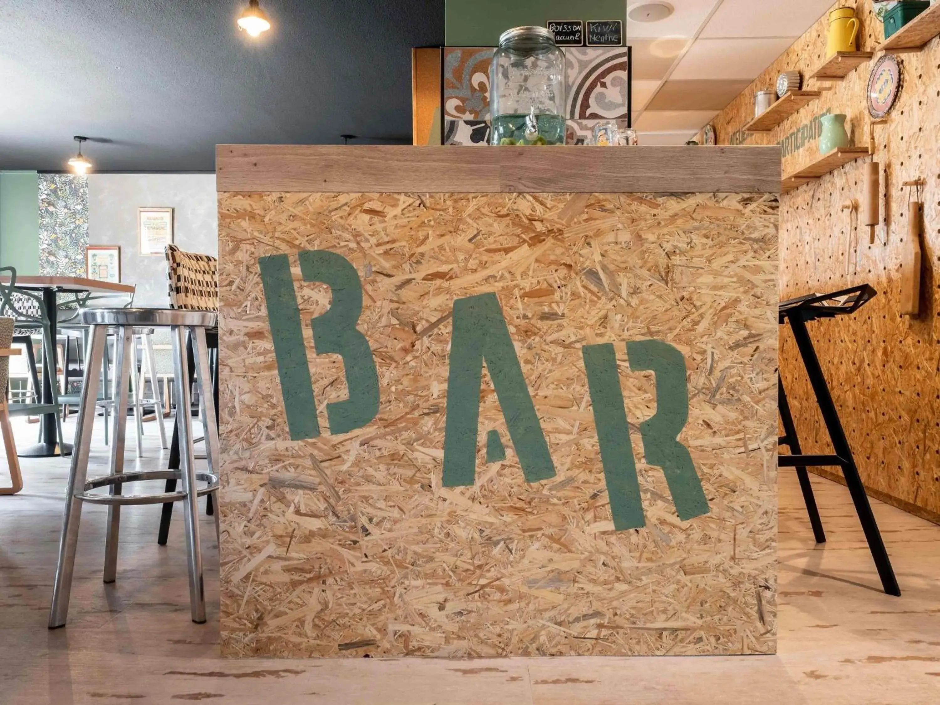 Lounge or bar in greet Chartres Est Lounge or bar in greet Chartres Est