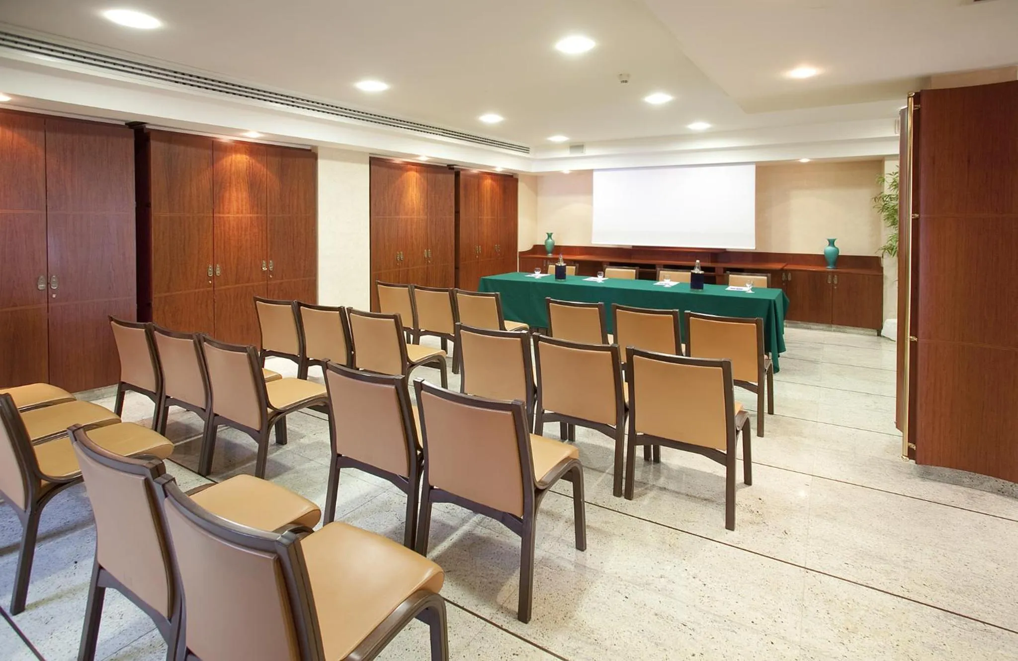 Business facilities in Palace Hotel