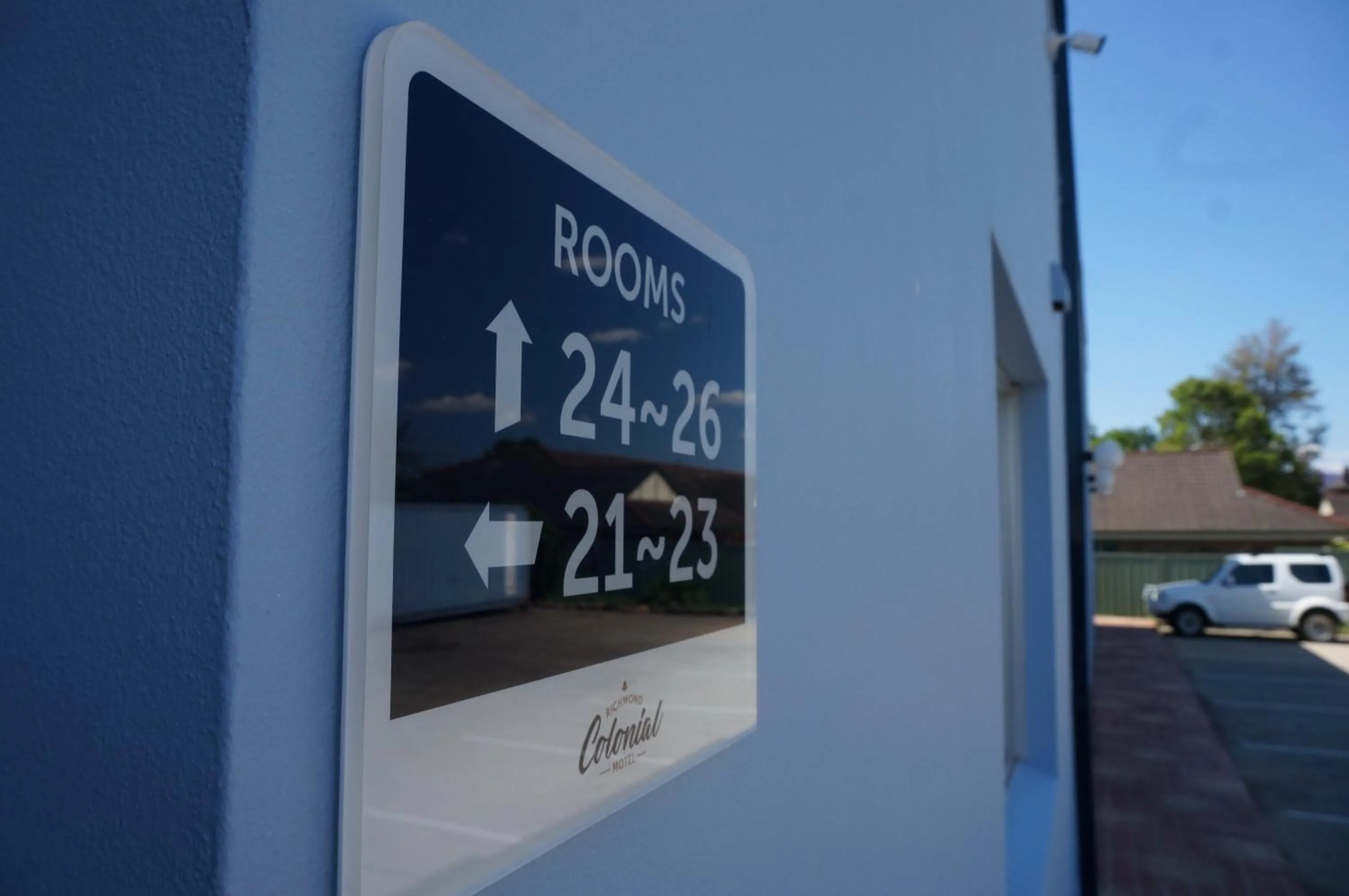 Property building in Colonial Motel Richmond