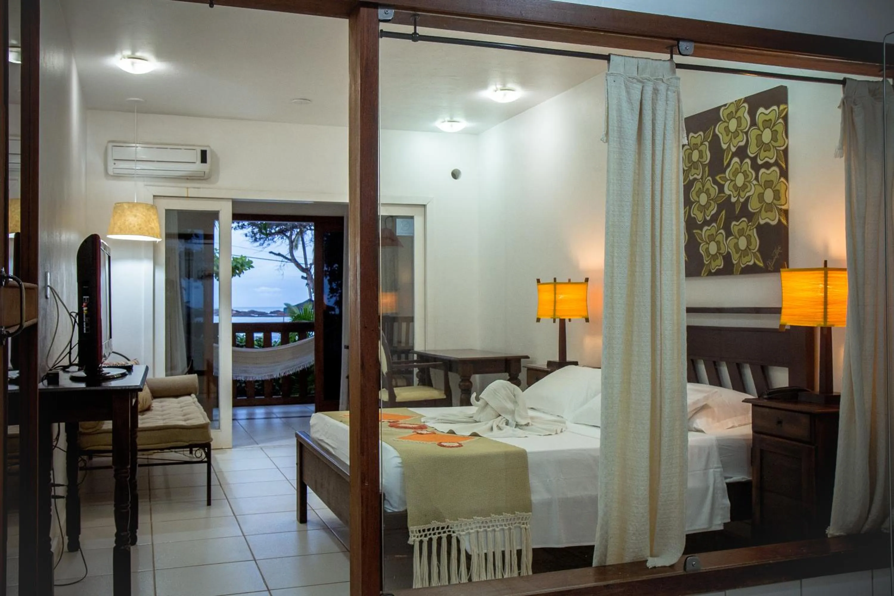 Decorative detail, Bed in Porto dos Casais Guest House Itacaré