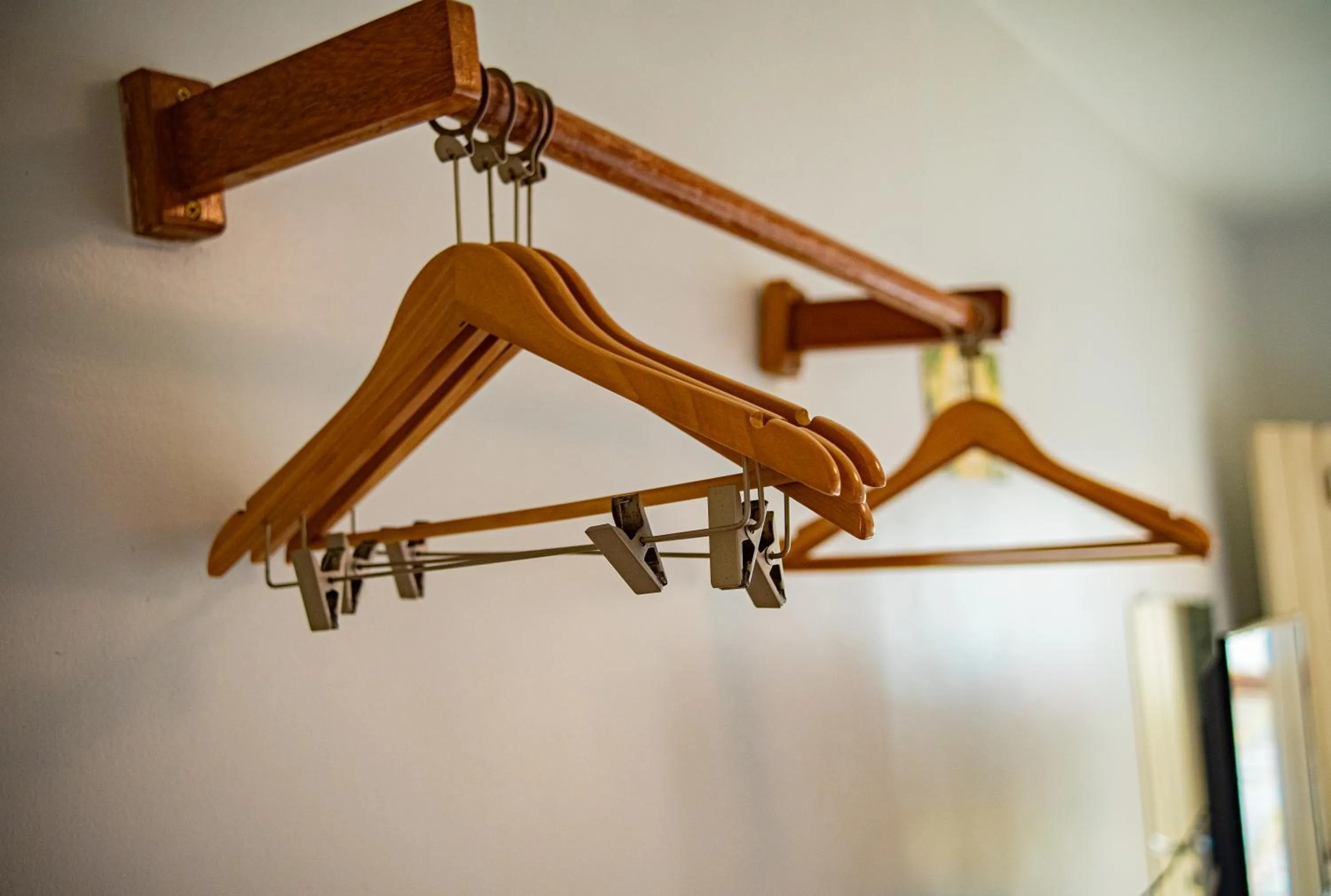 wardrobe in Pousada Portal da Concha