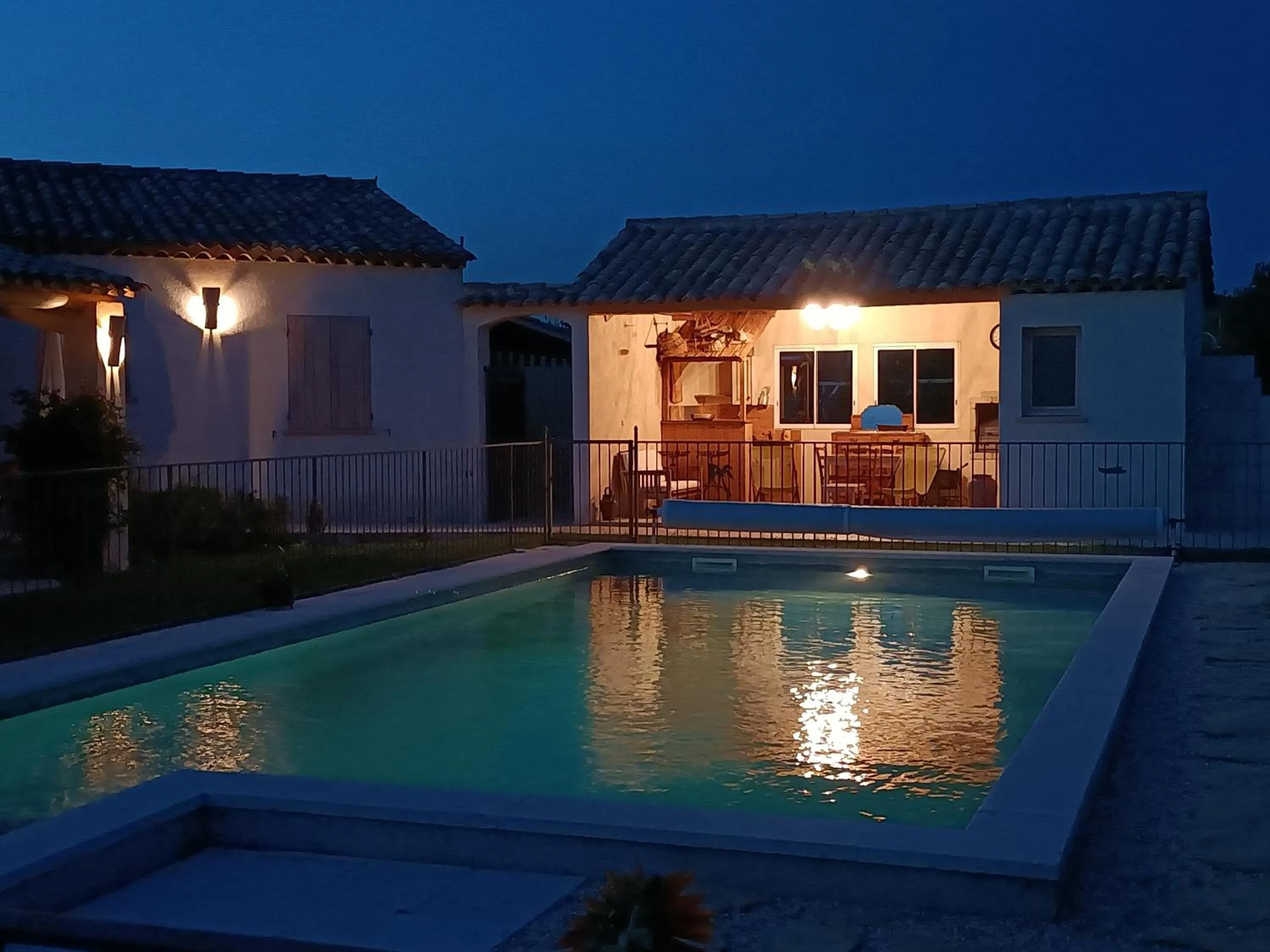 Swimming pool in Chambre d'hôtes le faré tchanqué parking gratuit sur place