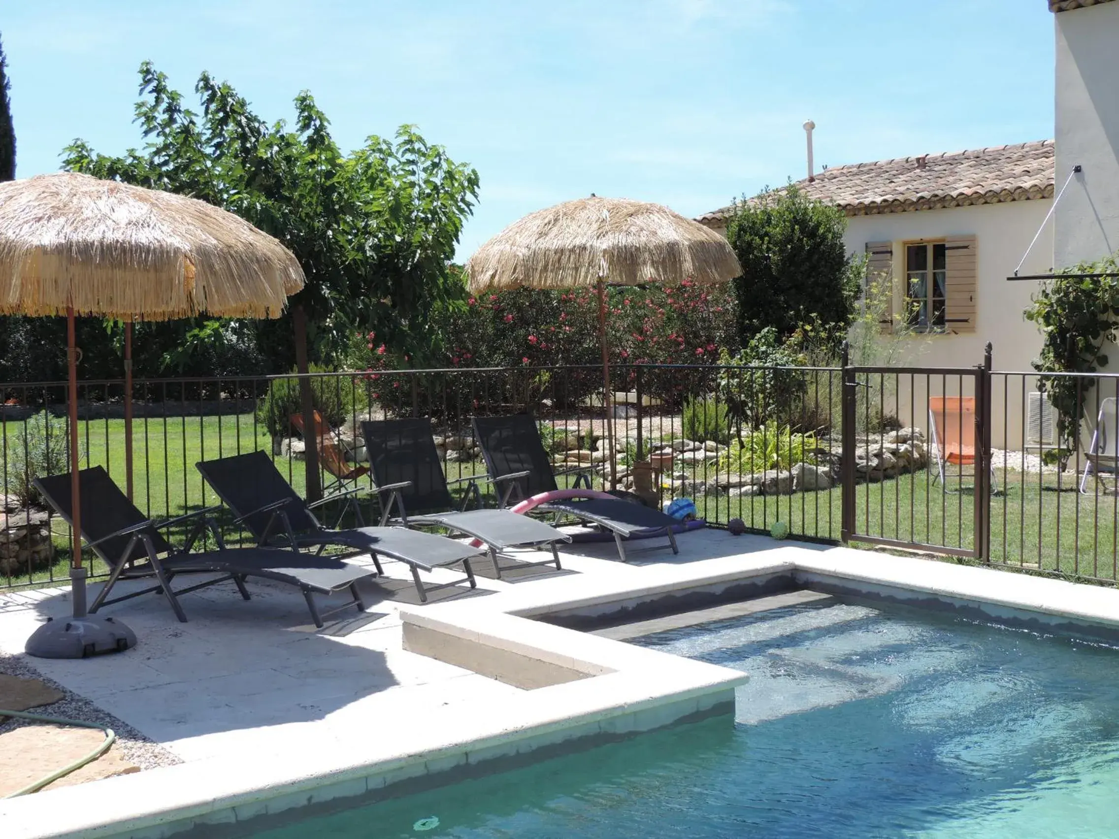 Double Room with Private Bathroom - single occupancy in Chambre d'hôtes le faré tchanqué parking gratuit sur place Double Room with Private Bathroom - single occupancy in Chambre d'hôtes le faré tchanqué parking gratuit sur place